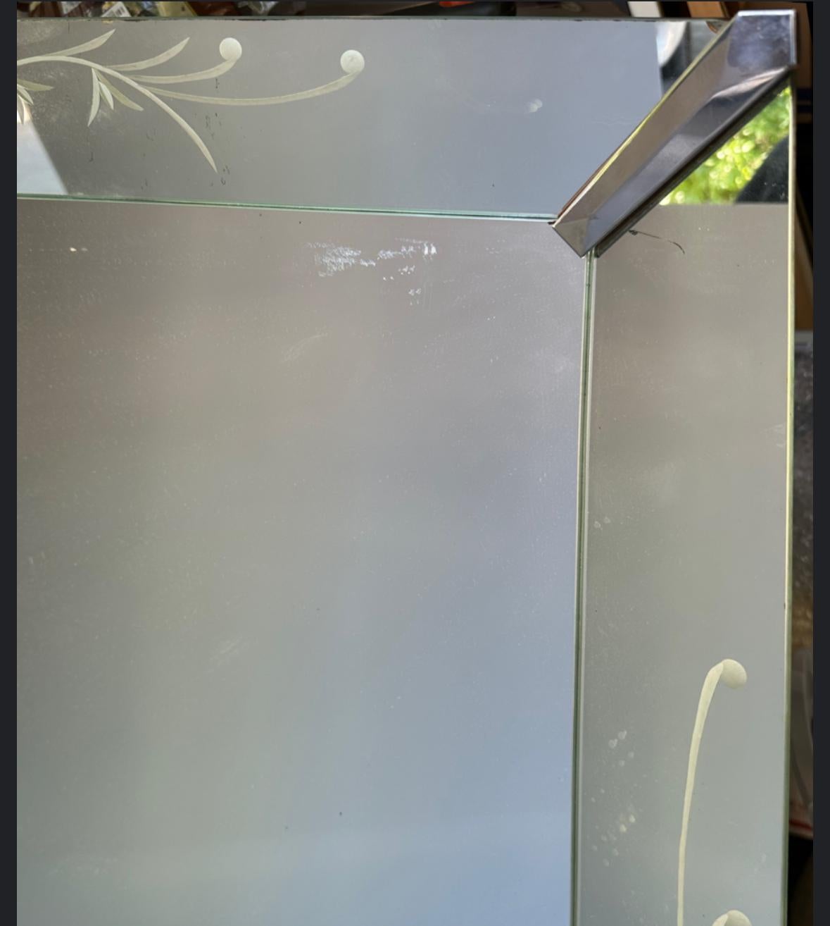 Mid-Century Art Deco Venetian Etched Wall Mirror. In Good Condition For Sale In Vero Beach, FL