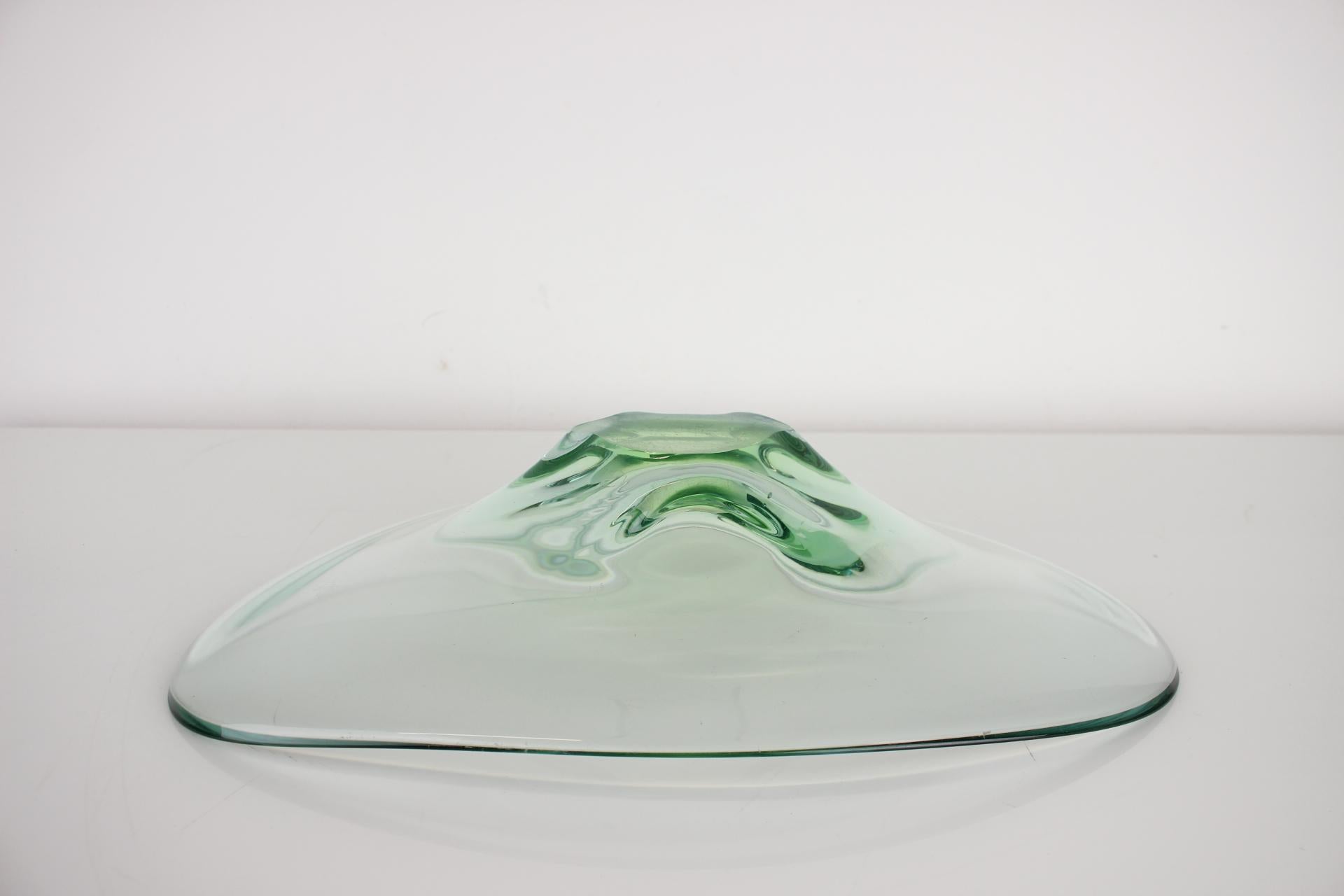 Mid-Century Art Glass Big Bowl by Zelezno Borske Sklo, 1960's In Good Condition For Sale In Praha, CZ