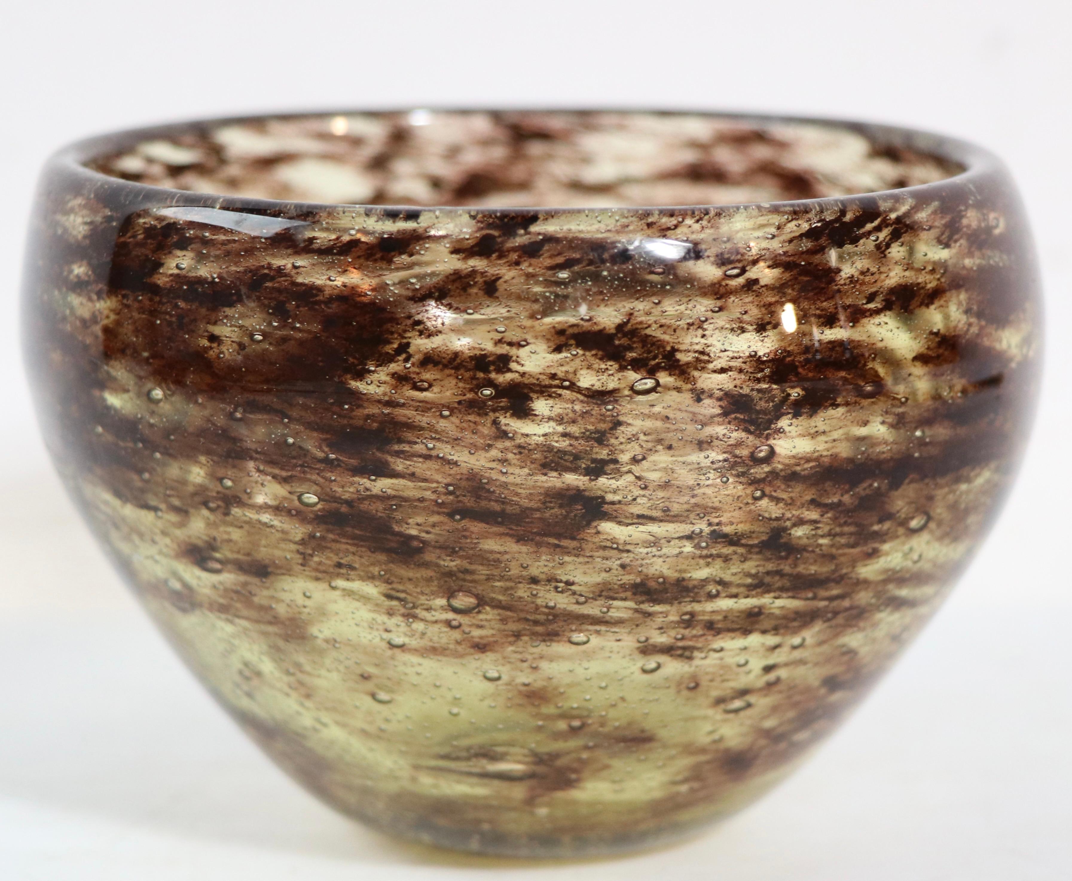 Scandinavian Modern Mid Century Art Glass Bowl by Vicke Lindstrand for Kosta For Sale