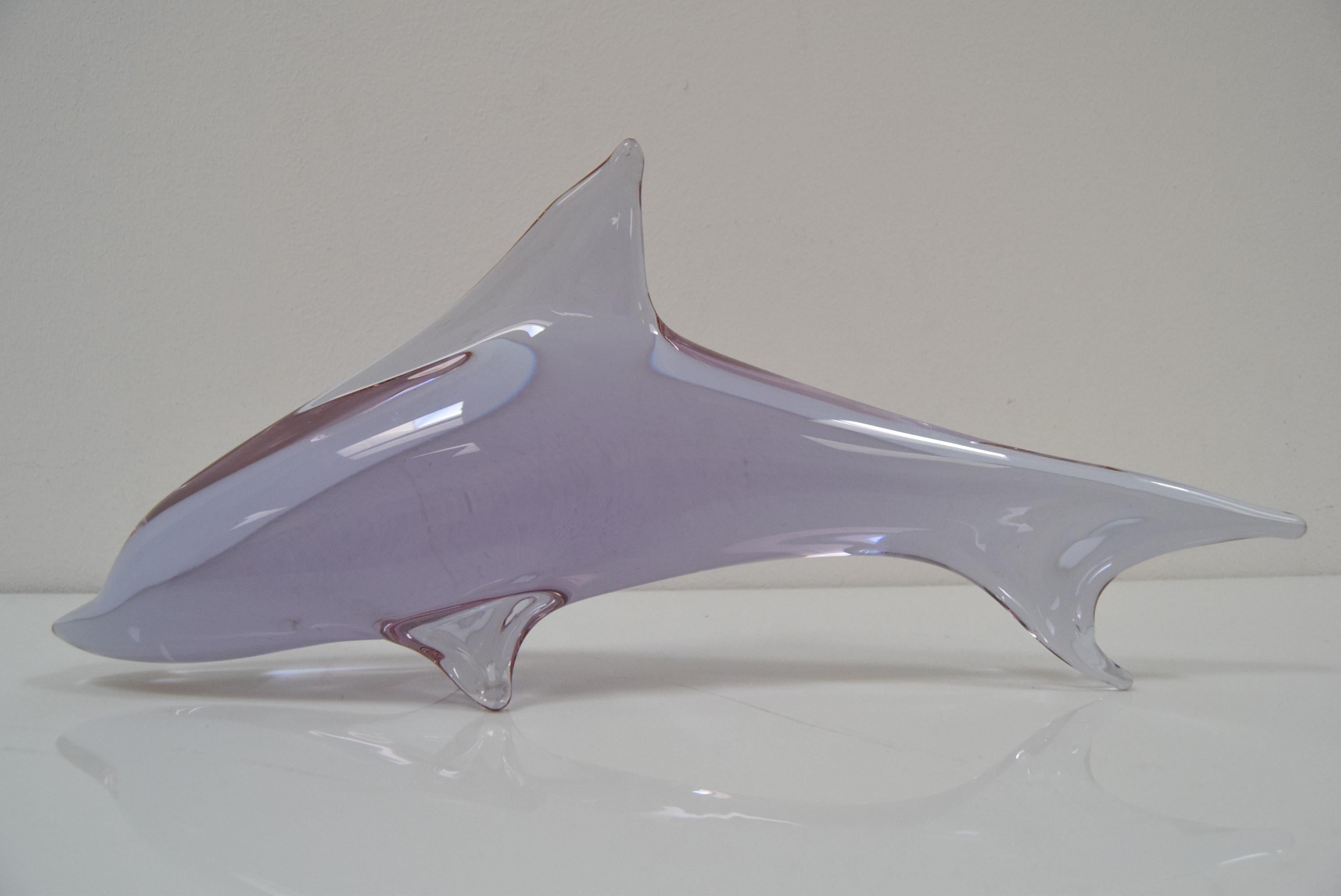 Mid-century Art Glass Dolphin Sculpture by Miloslav Janků for Zelezný Brod, 1960' For Sale 1