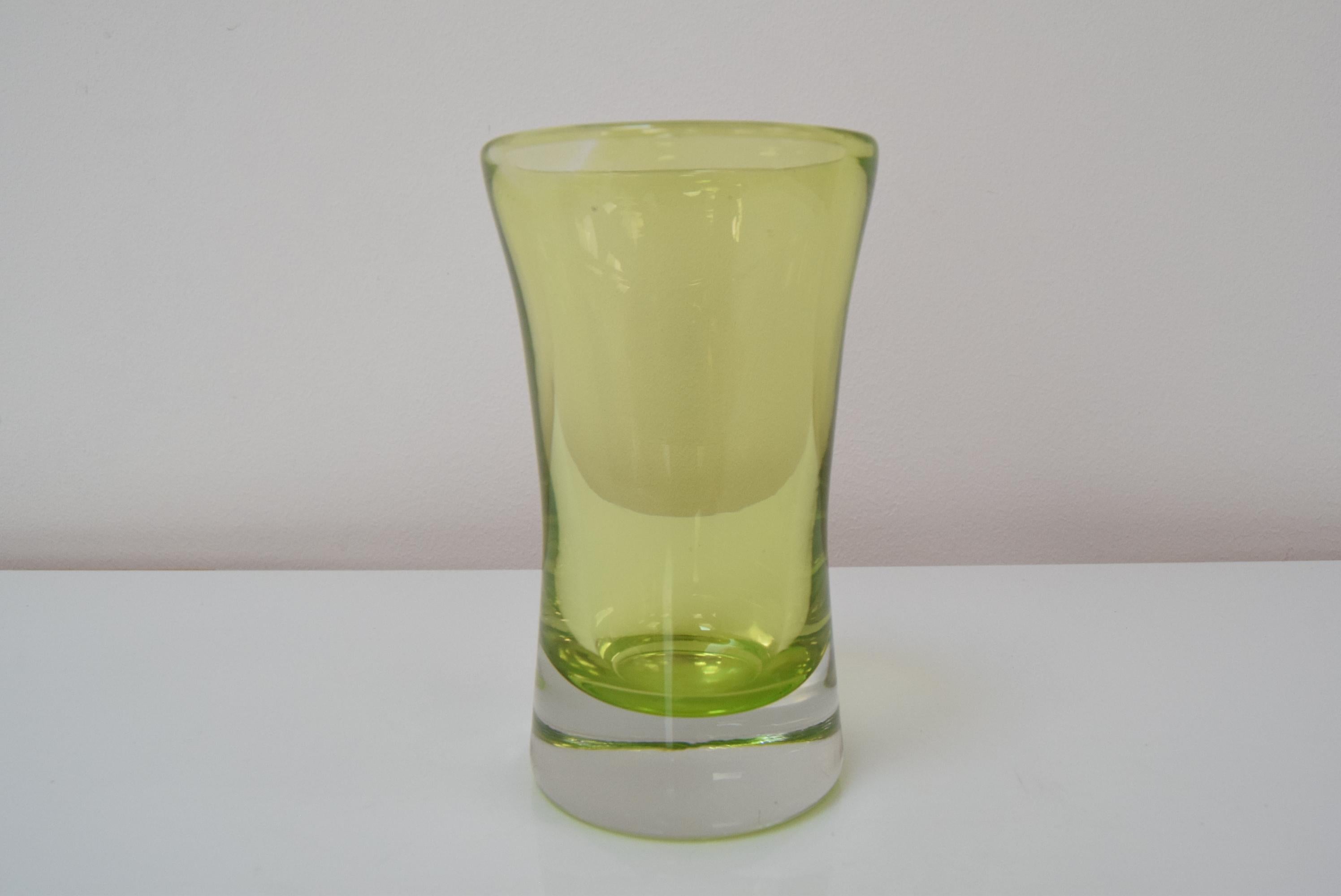 Mid-Century Art Glass Vase, Czechoslovakia, 1960's In Good Condition For Sale In Praha, CZ
