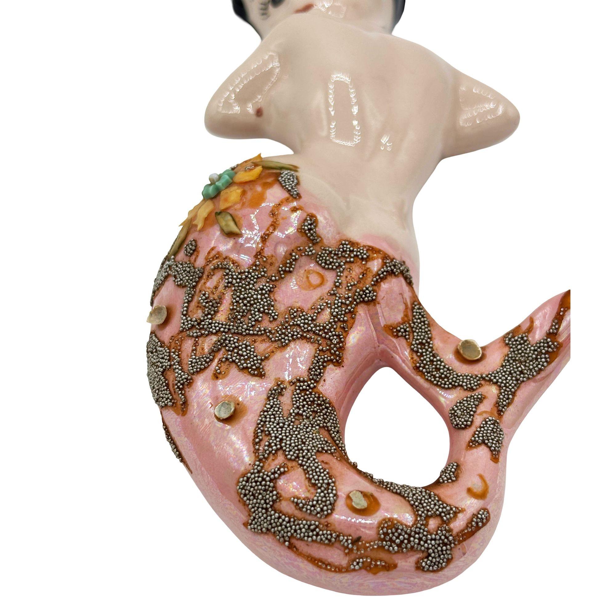 Mid-Century Modern Sculpture murale en céramique de la poterie d'art du milieu du siècle, sirène brune en vente