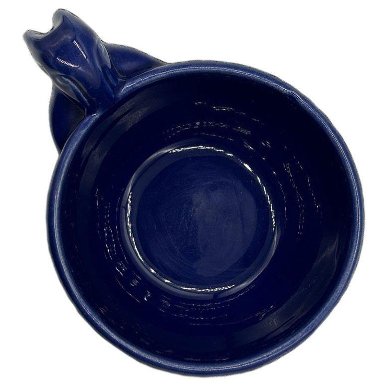Americano Ciotola portacaramelle con coniglietto blu cobalto in ceramica d'arte di metà secolo in vendita