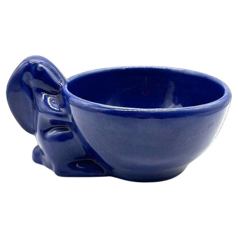Ciotola portacaramelle con coniglietto blu cobalto in ceramica d'arte di metà secolo in vendita