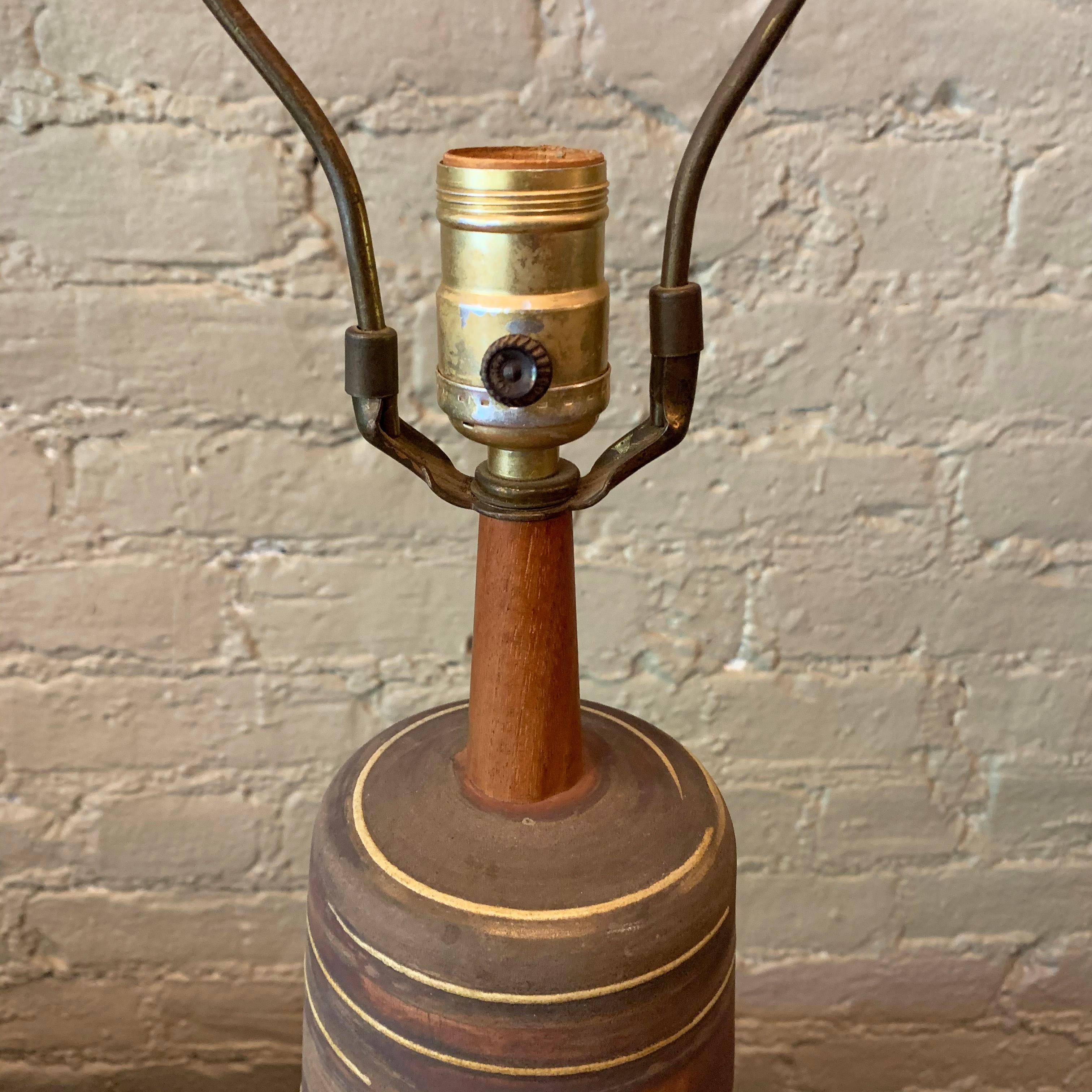 Midcentury Art Pottery Table Lamp by Gordon Martz For Marshall Studios In Good Condition For Sale In Brooklyn, NY