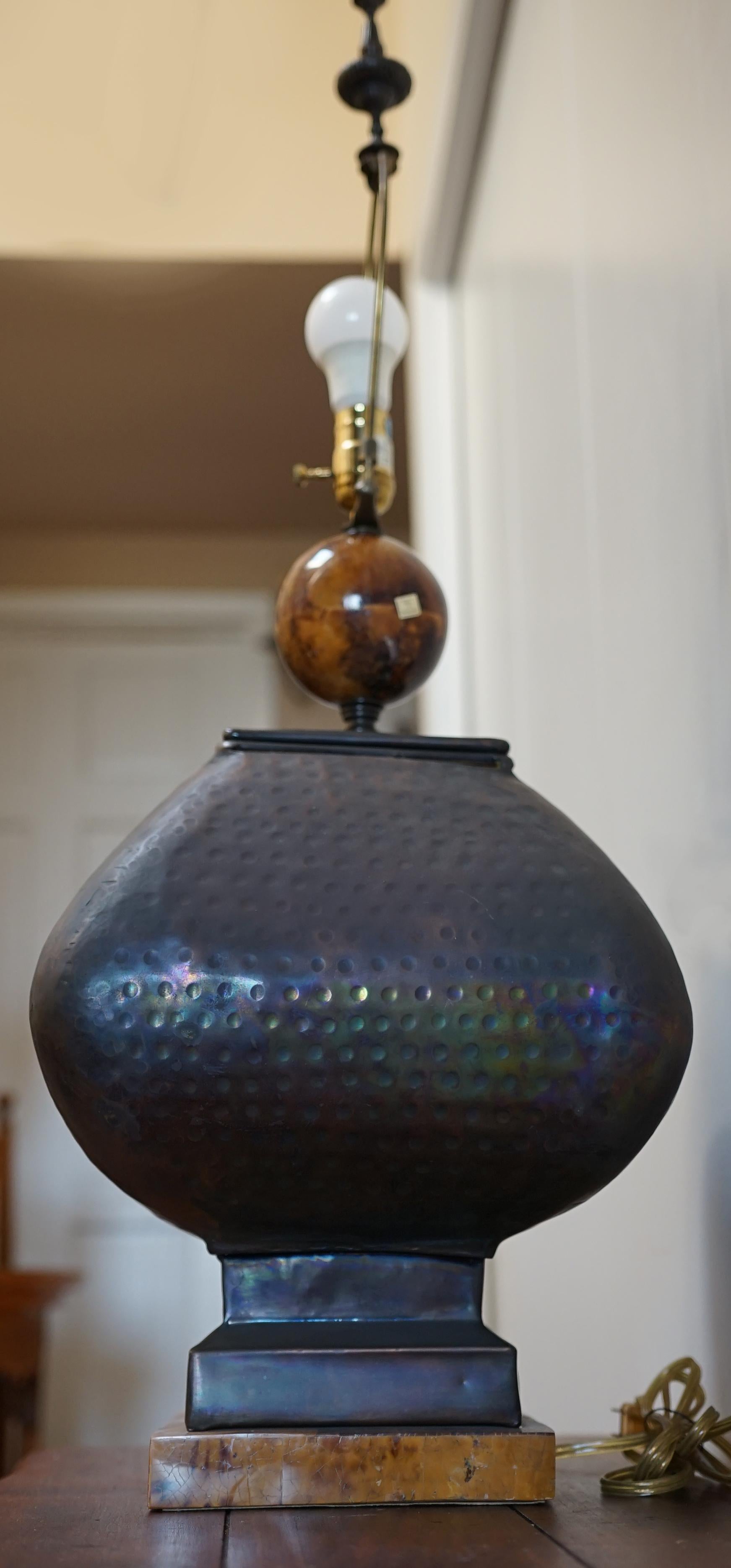 Mid-Century Art Studio Hammered Bronze Copper Table Lamp For Sale 5