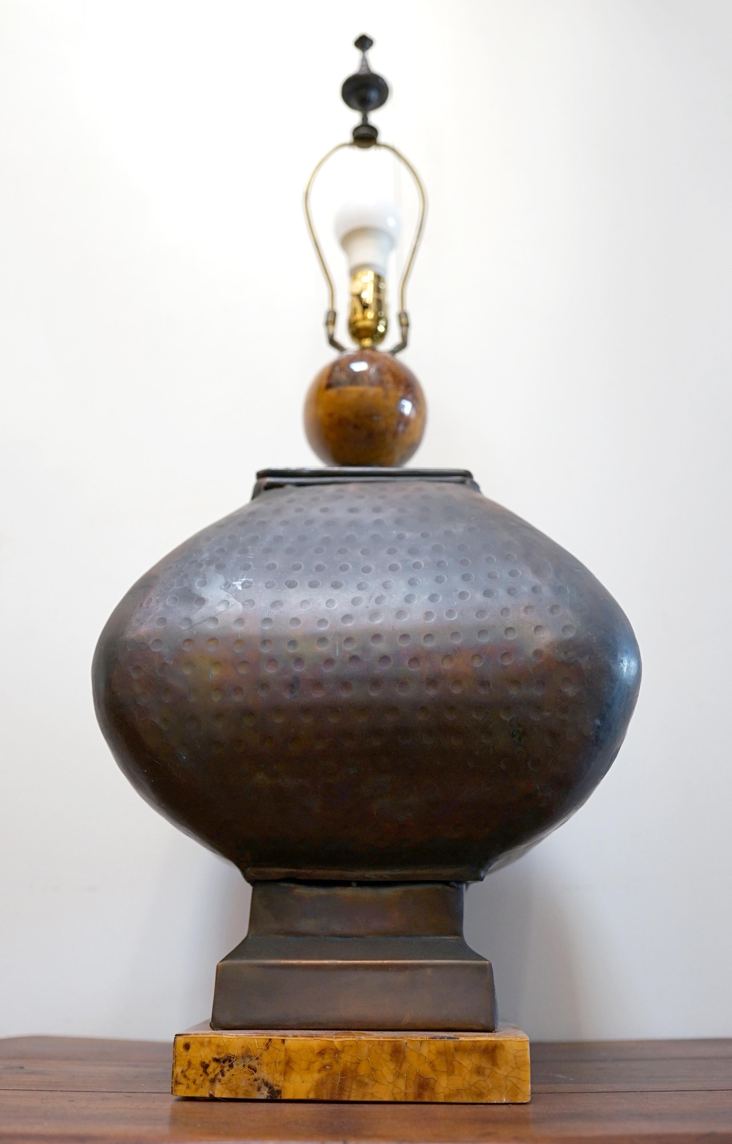 Mid-Century Art Studio Hammered Bronze Copper Table Lamp For Sale 2