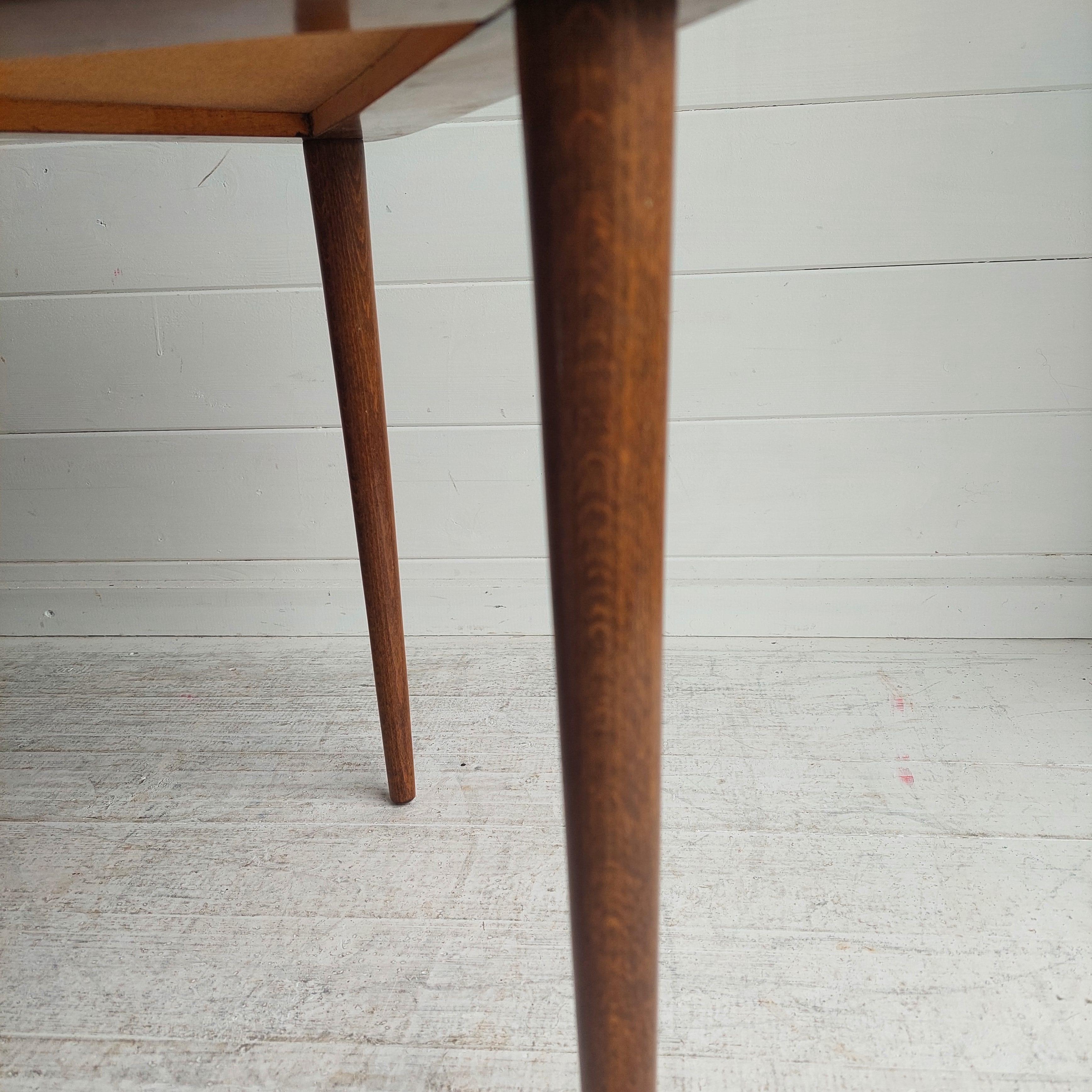 Mid Century Arthur Umanoff style Walnut Triangular Side Table planter, 1950s 9