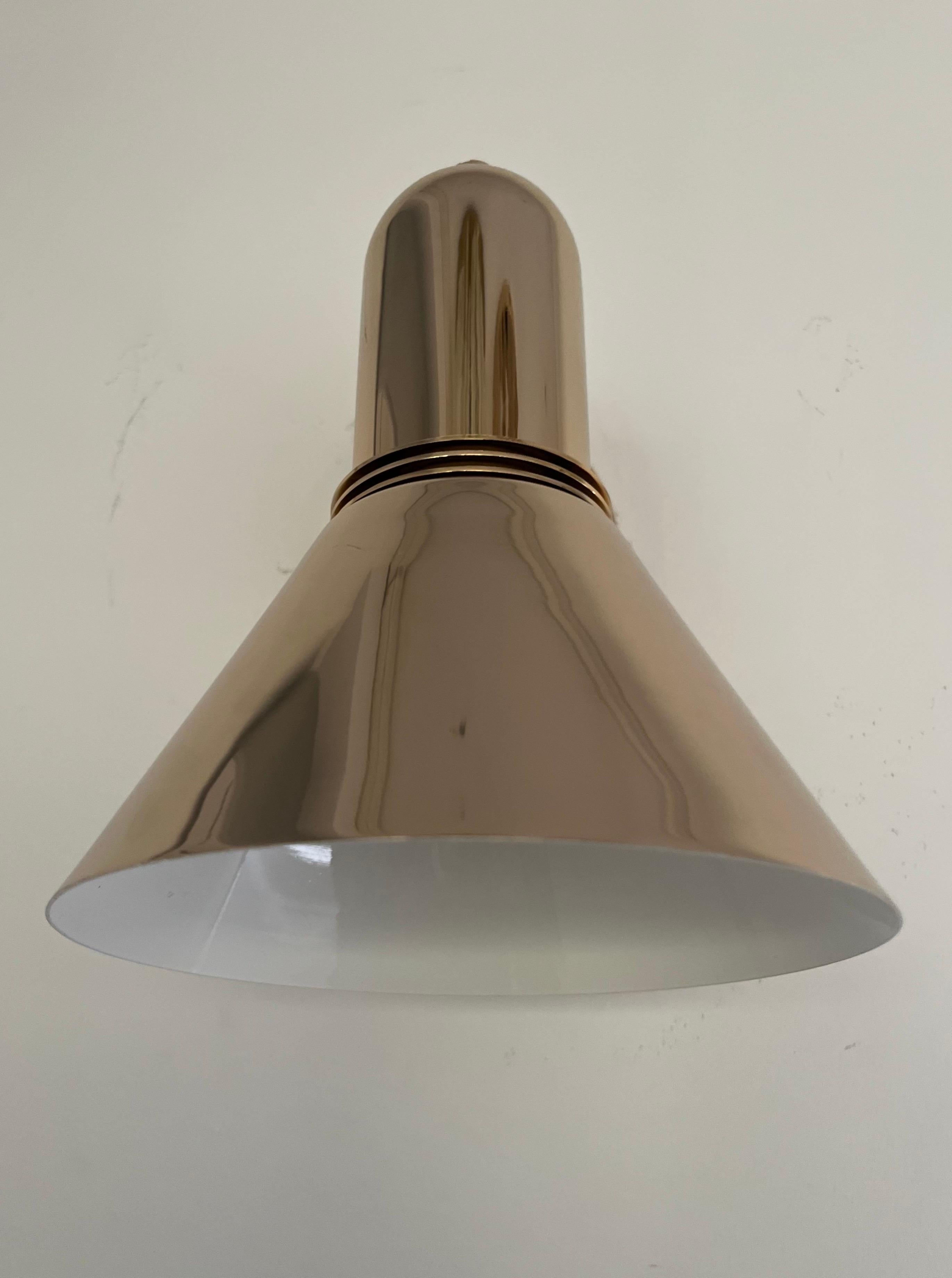 Paar bewegliche Mid-Century-Wandleuchter aus Gold von Estiluz, Barcelona, 1970er Jahre im Angebot 3