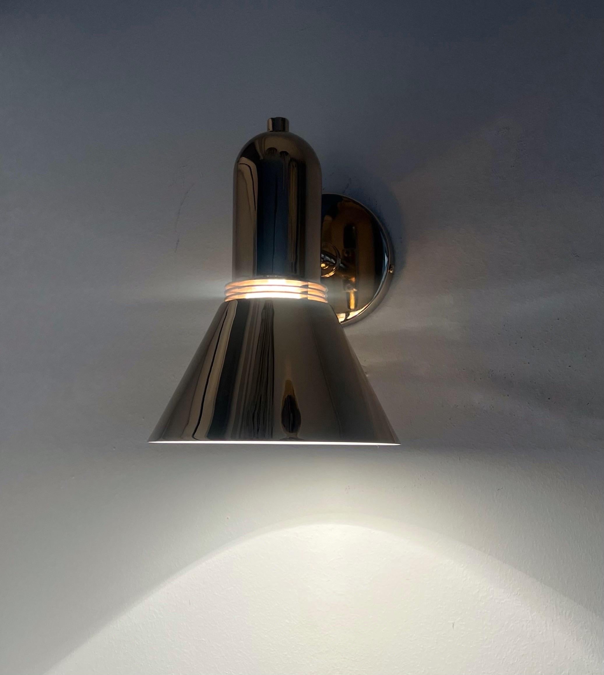 Paar bewegliche Mid-Century-Wandleuchter aus Gold von Estiluz, Barcelona, 1970er Jahre im Angebot 1