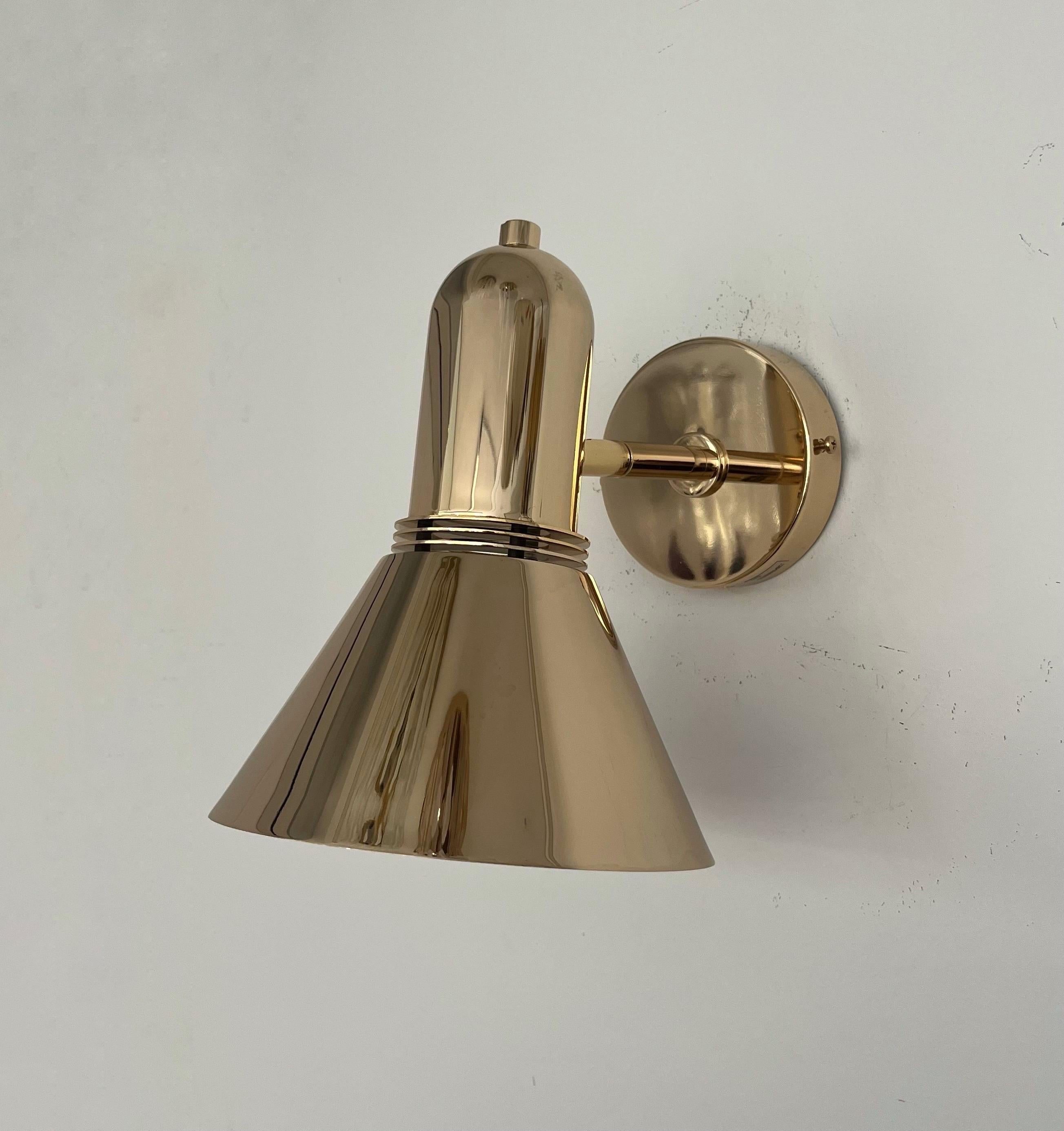Paar bewegliche Mid-Century-Wandleuchter aus Gold von Estiluz, Barcelona, 1970er Jahre im Angebot 2