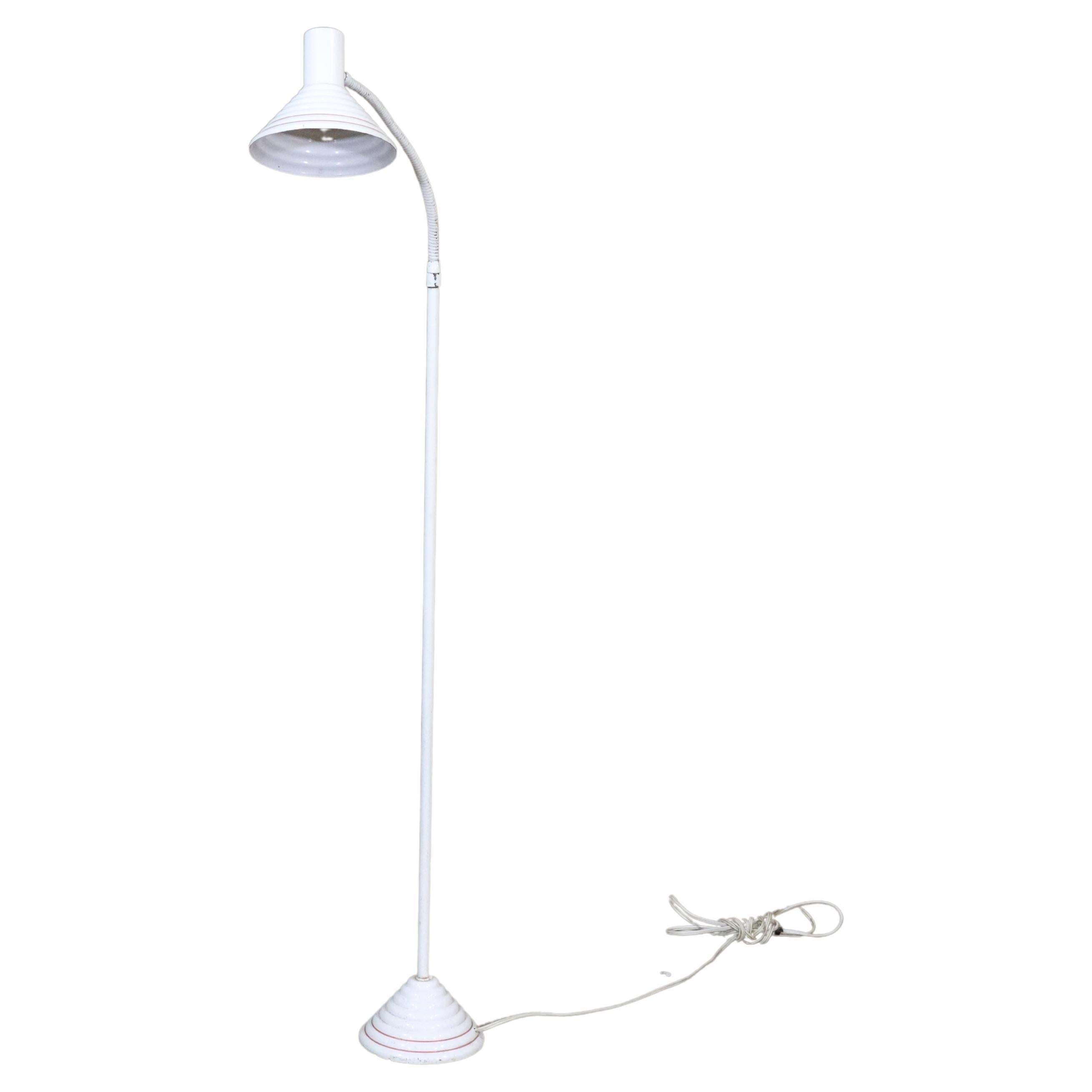 Lampadaire articulé du milieu du siècle en vente