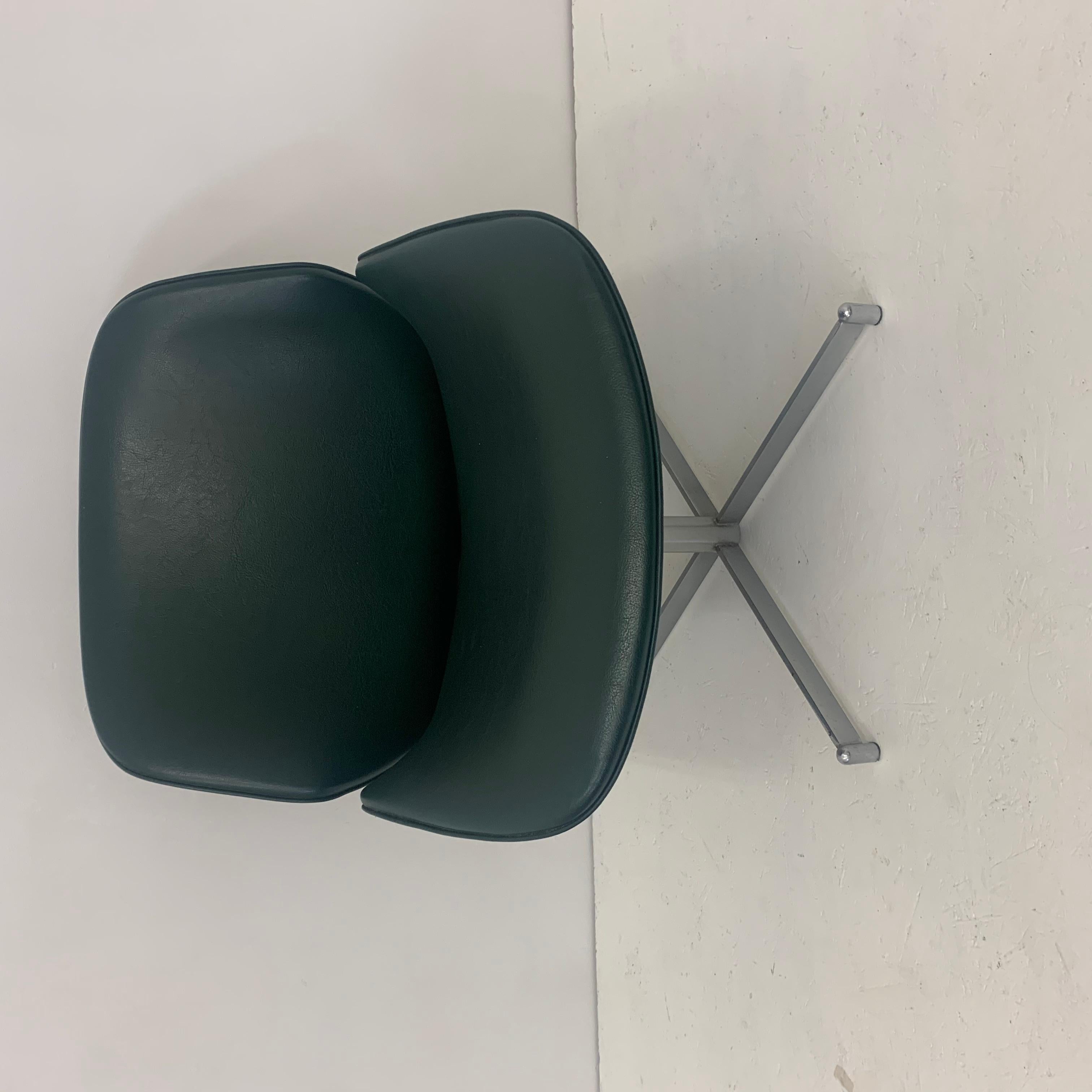 Metal Mid-Century Artifort Geoffrey Harcourt lounge chair ‘Exquis’ , dark green , 1960 For Sale