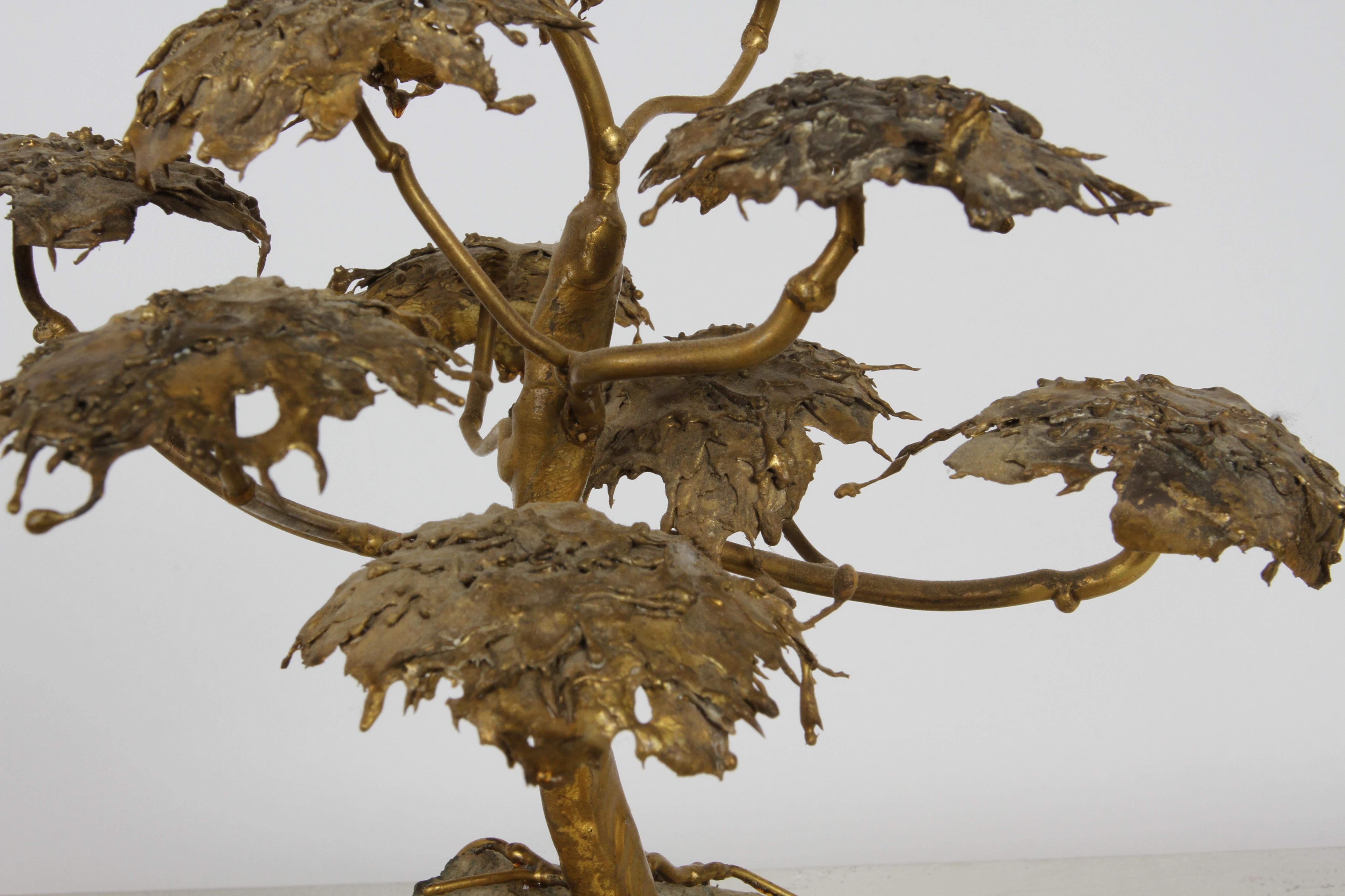 Brutalistische Bonsai-Baum-Skulptur aus Goldmetall auf Achat-Sockel aus der Jahrhundertmitte  im Angebot 12