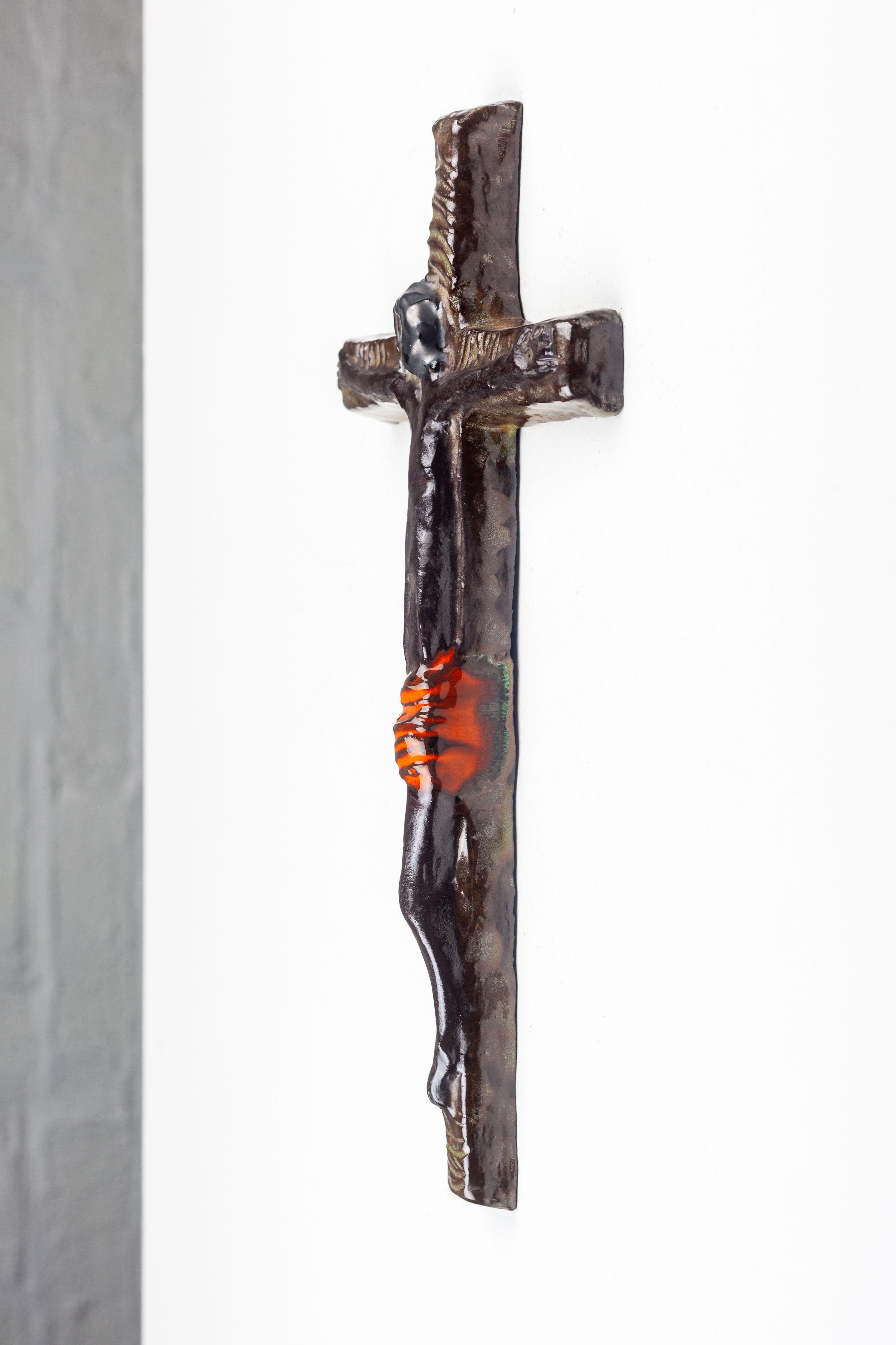Mid-Century Modern Crucifix artisanal du milieu du siècle en vente