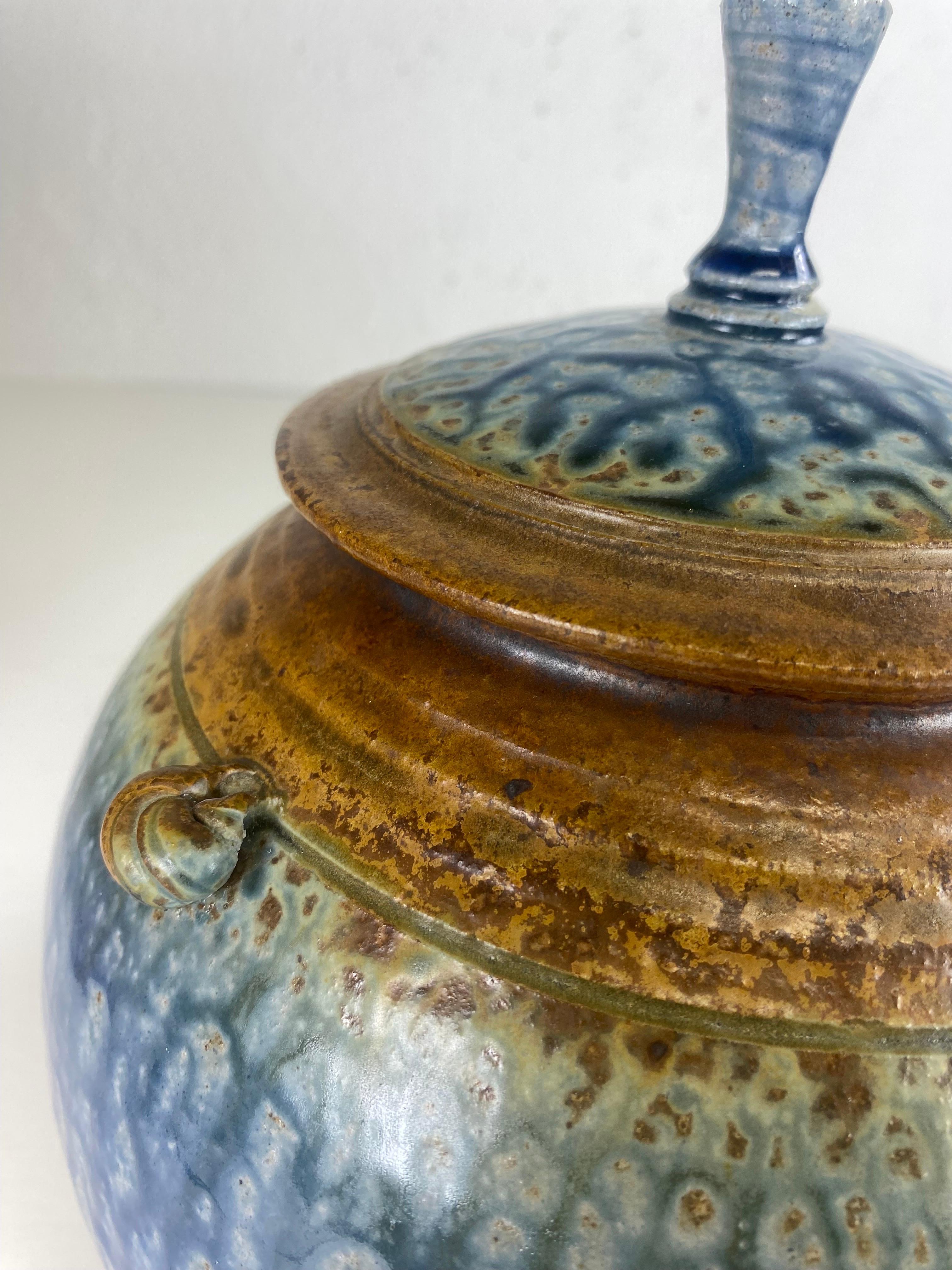 Jh. Studio Pottery Jar mit Deckel. (amerikanisch) im Angebot