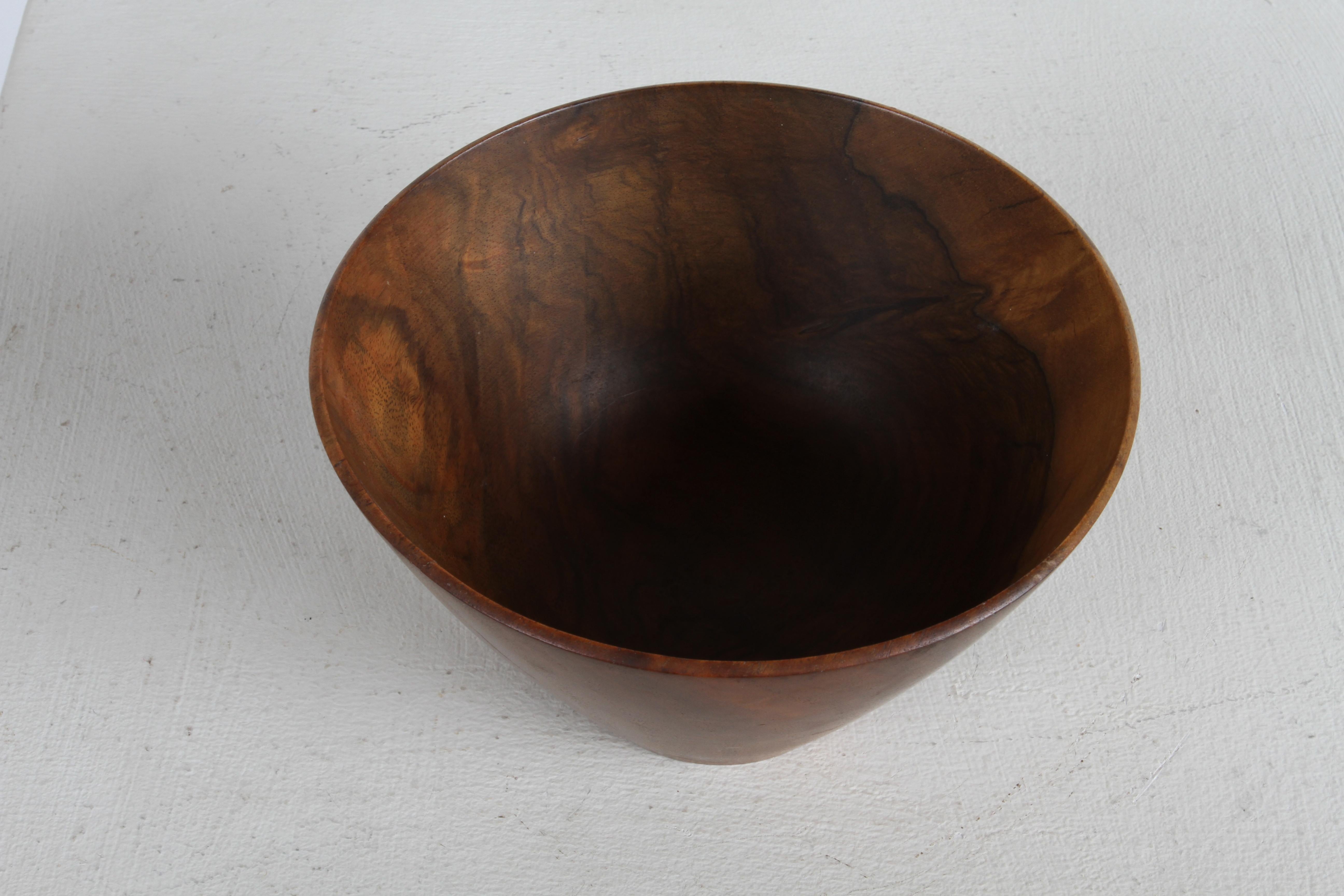 Mid-Century Artist Bob Stockdale California Black Walnut Turned Bowl  For Sale 1