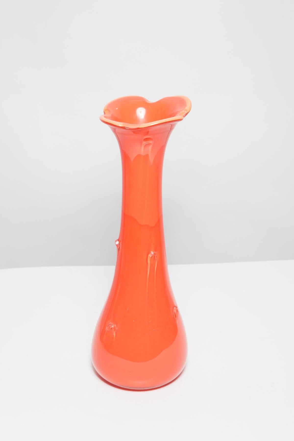 Mid Century Artistic Glass Big Orange Vase, Tarnowiec, Sulczan, Europe, 1970s In Good Condition For Sale In 05-080 Hornowek, PL