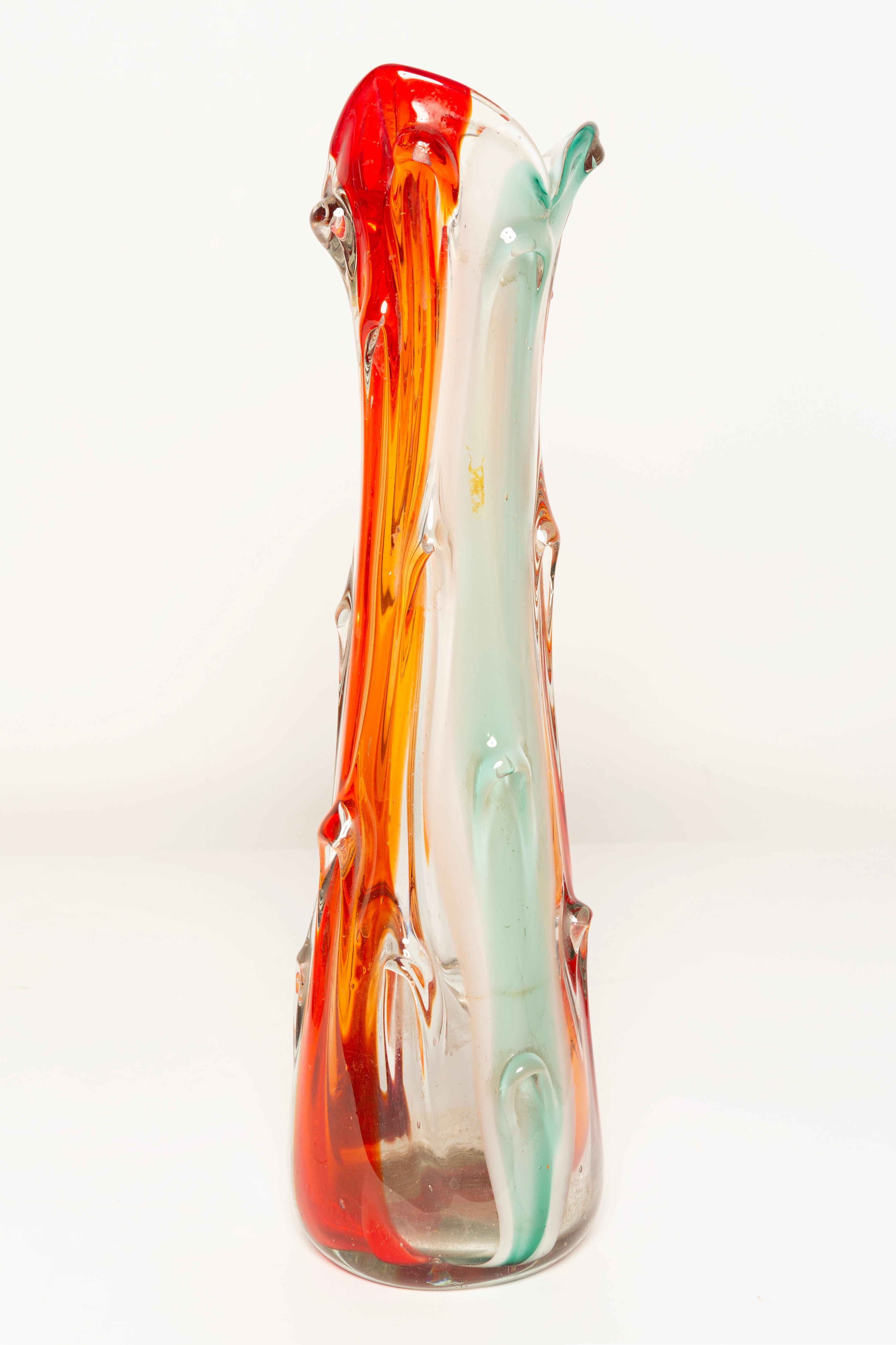 XX secolo Vaso arancione in vetro artistico di metà secolo, Tarnowiec, Sulczan, Europa, anni '70 in vendita