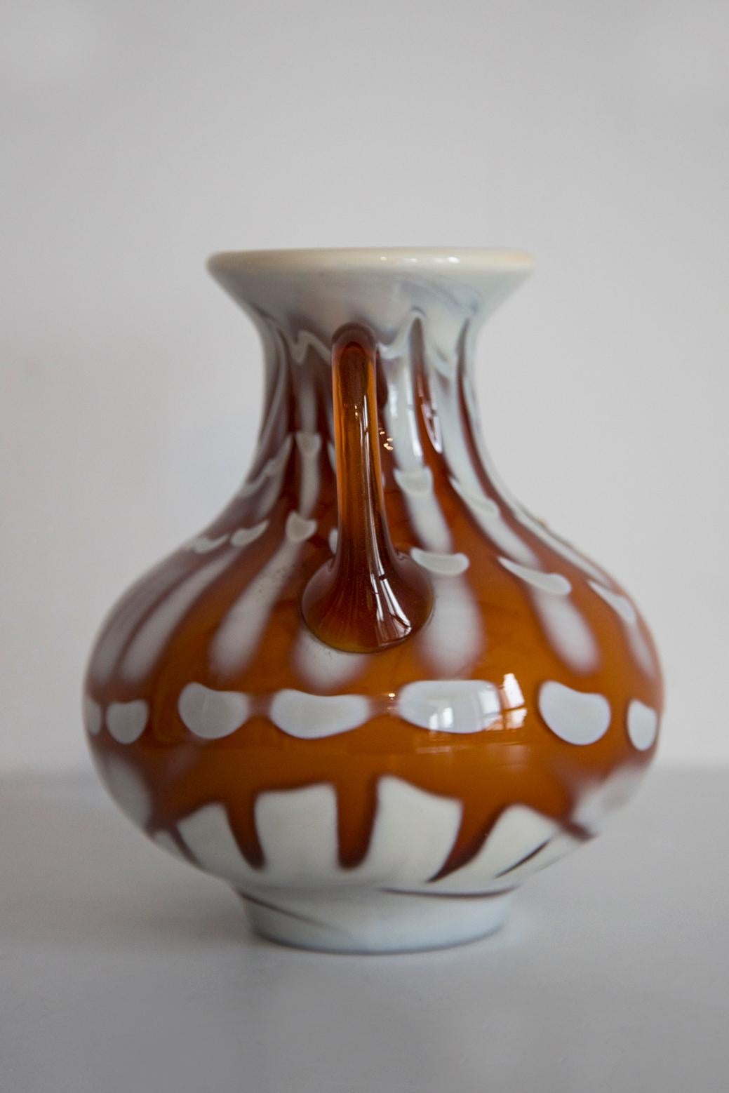 Vaso in vetro artistico di metà secolo, Prokuplje-Yugoslavia, anni '70 In condizioni buone in vendita a 05-080 Hornowek, PL