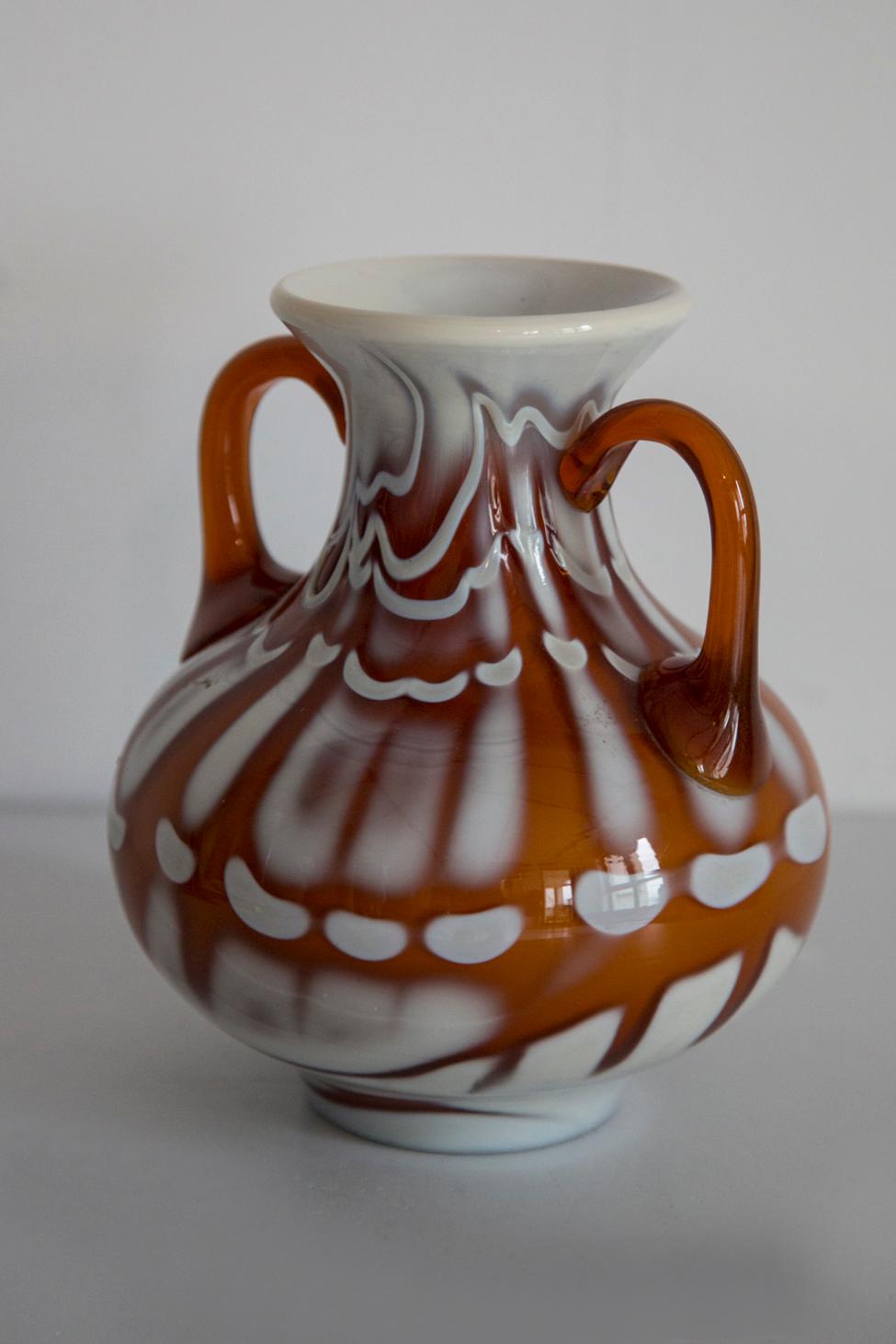 Vaso in vetro artistico di metà secolo, Prokuplje-Yugoslavia, anni '70 in vendita 2