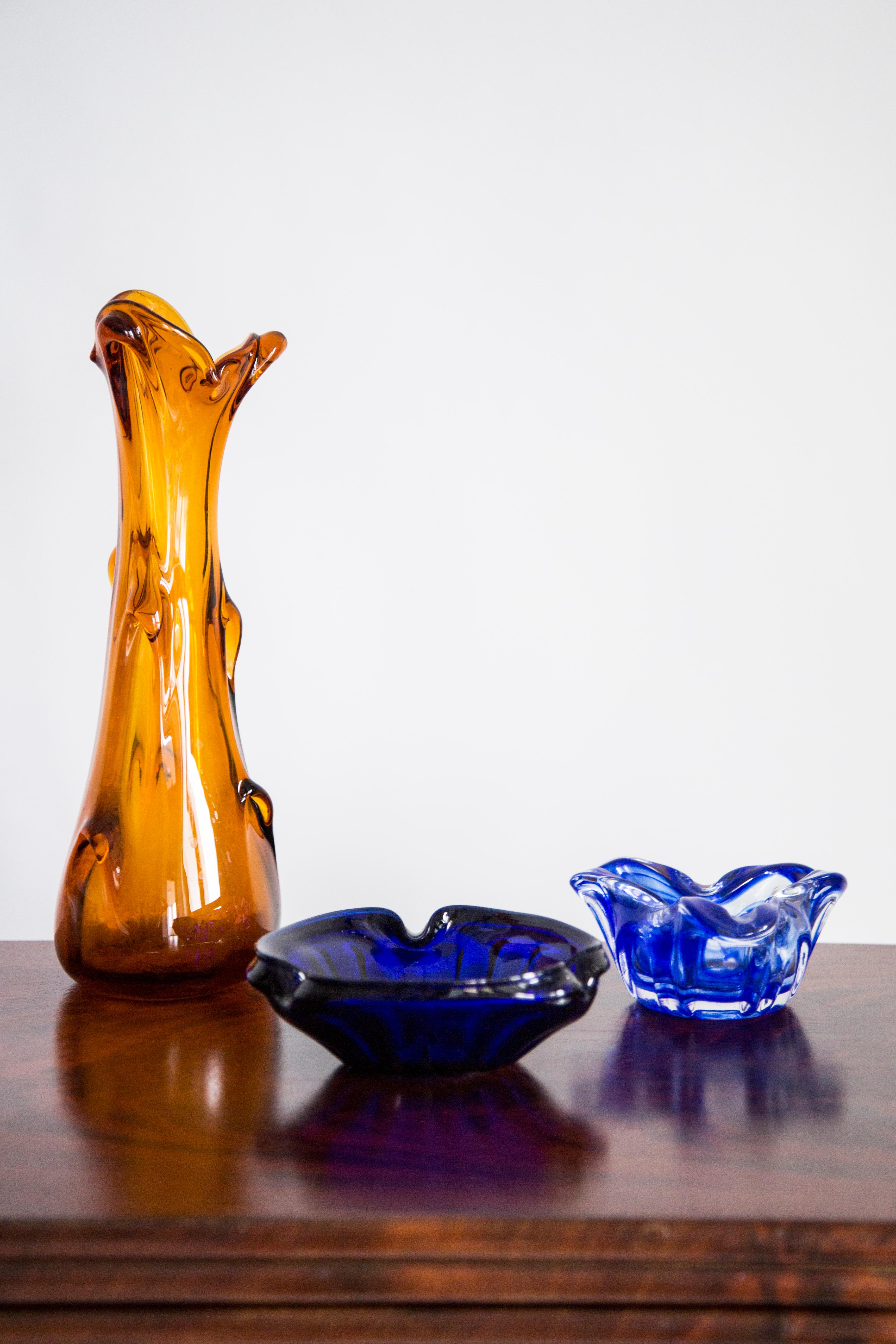 Mid-Century moderno Vaso giallo in vetro artistico di metà secolo, Tarnowiec, Sulczan, Europa, anni '70 in vendita