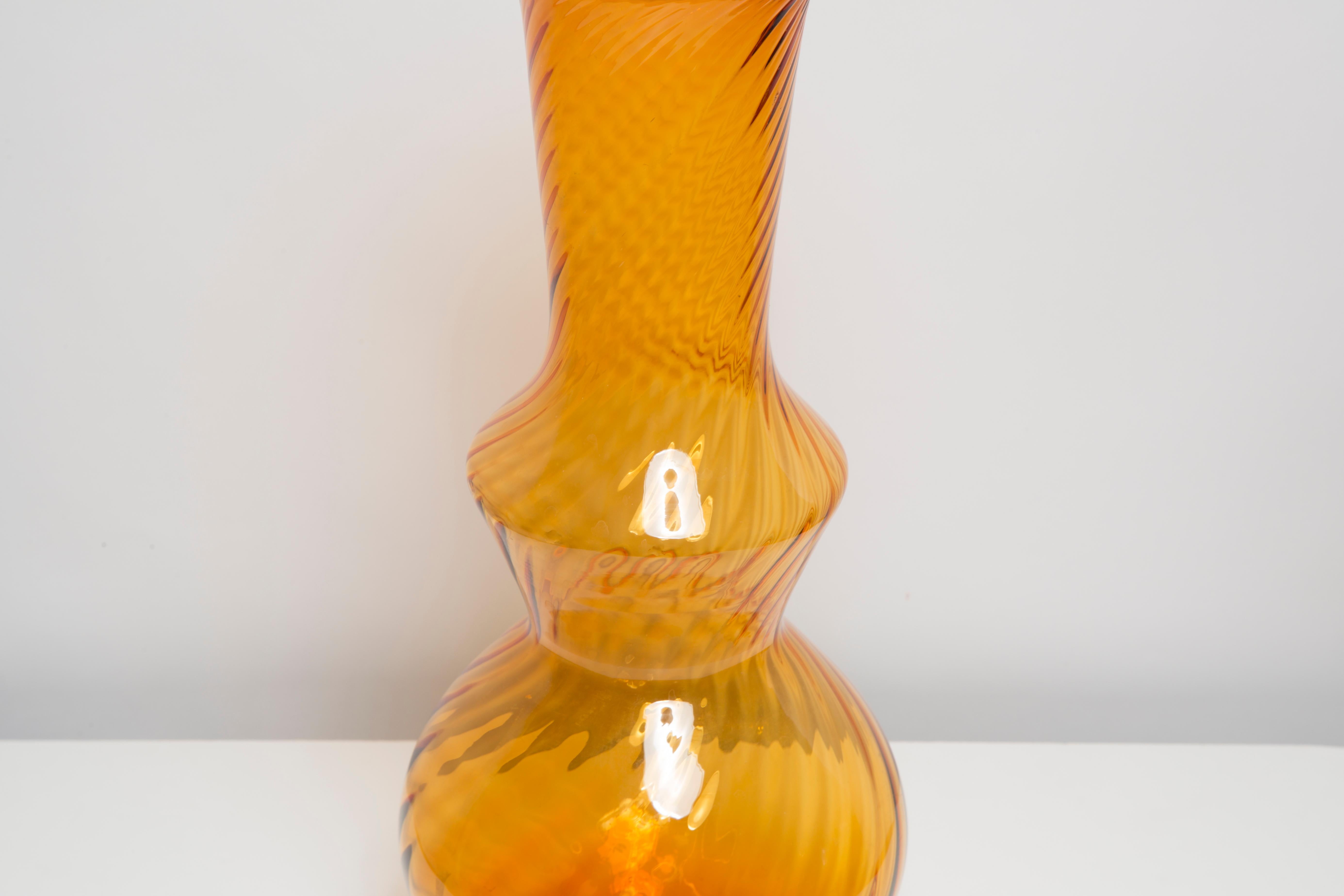 Mid Century Artistic Glass Yellow Vase, Tarnowiec, Sulczan, Europe, 1970s In Good Condition For Sale In 05-080 Hornowek, PL