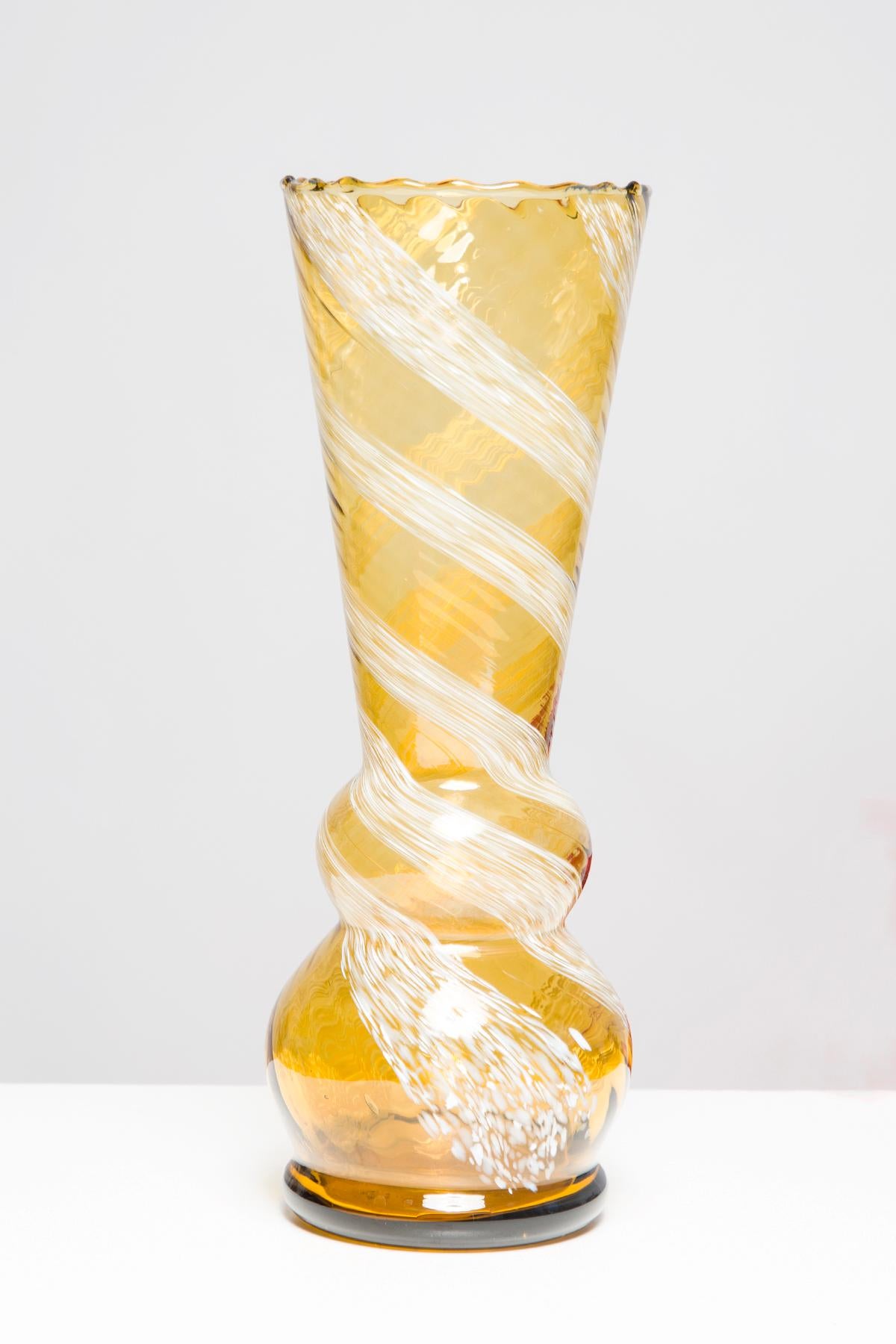 Mid Century Artistic Glass Yellow Vase, Tarnowiec, Sulczan, Europe, 1970s In Good Condition For Sale In 05-080 Hornowek, PL