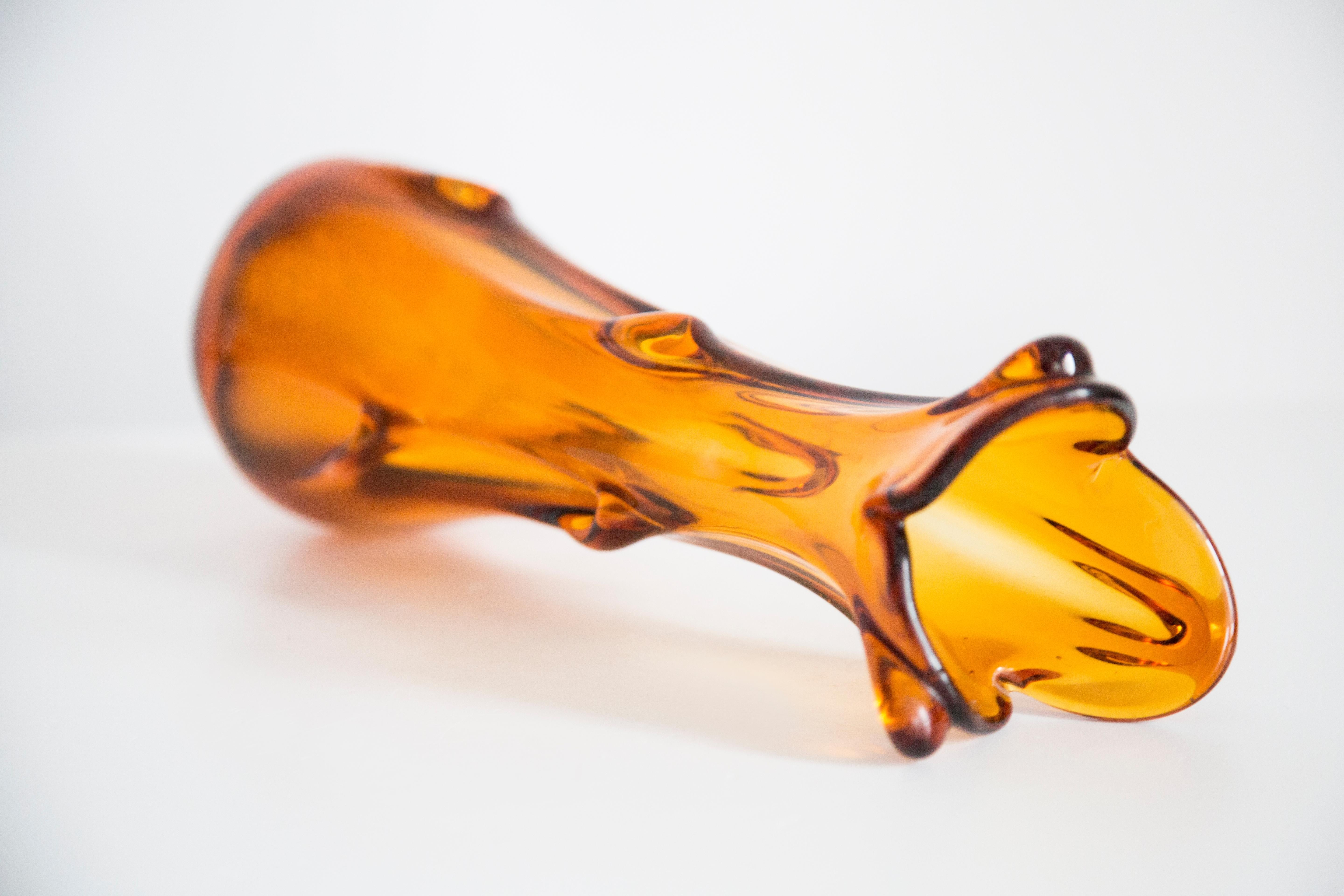 Vaso giallo in vetro artistico di metà secolo, Tarnowiec, Sulczan, Europa, anni '70 in vendita 1