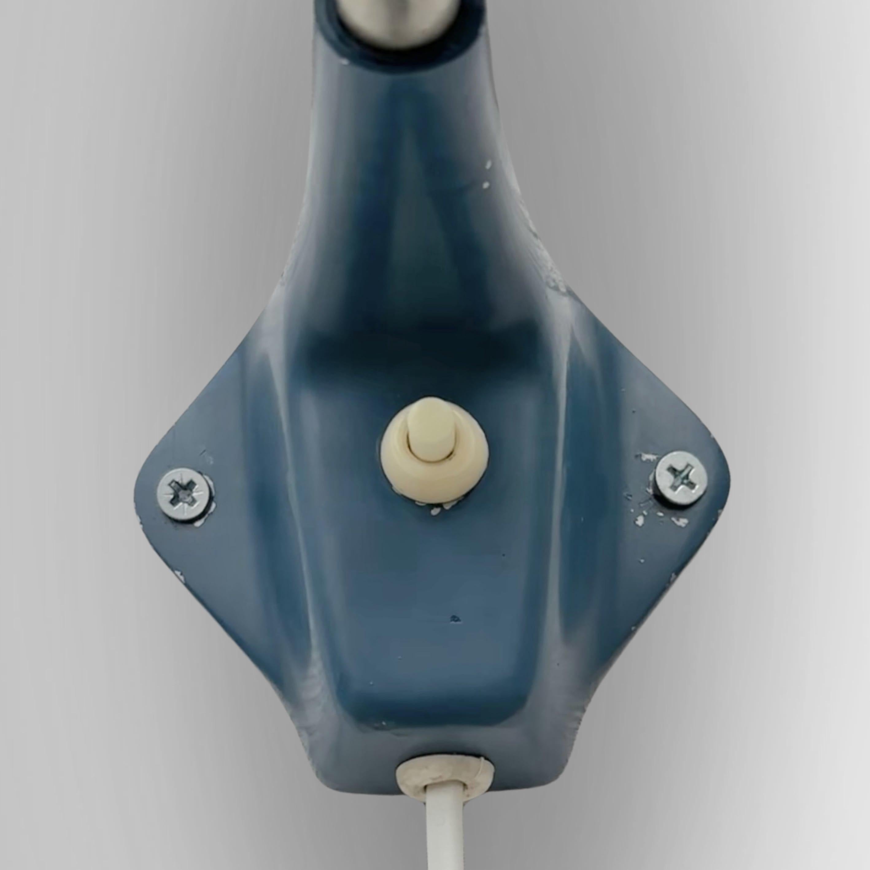 Aplique modernista de mediados de siglo ASEA modelo E2928, Suecia, años 50 mediados del siglo XX en venta