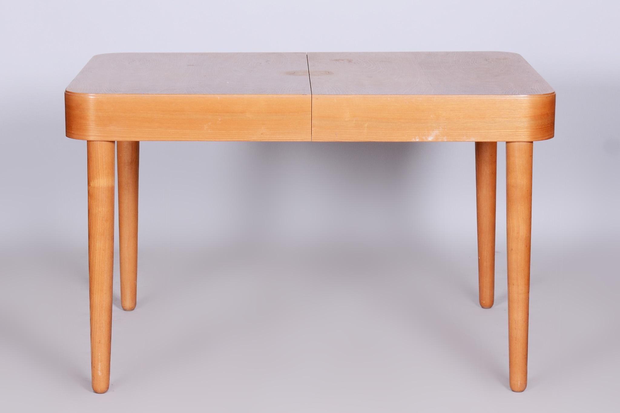 Restored midcentury dining table. 

Maker: ÚLUV - Center for Folk Art Production
Period: 1950-1959
Source: Czechia
Material: Ash

Very well-preserved condition.
Revived polish.
 