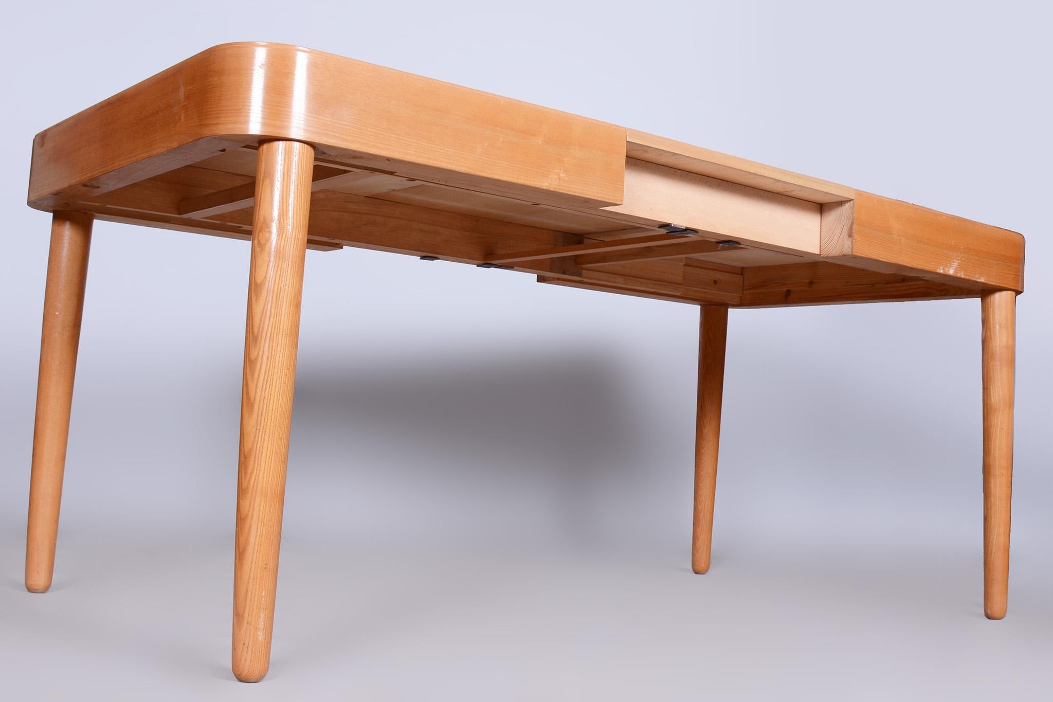 Midcentury Ash Dining Table, Made by Uluv, Revived Polish, Czechia, 1950s For Sale 3