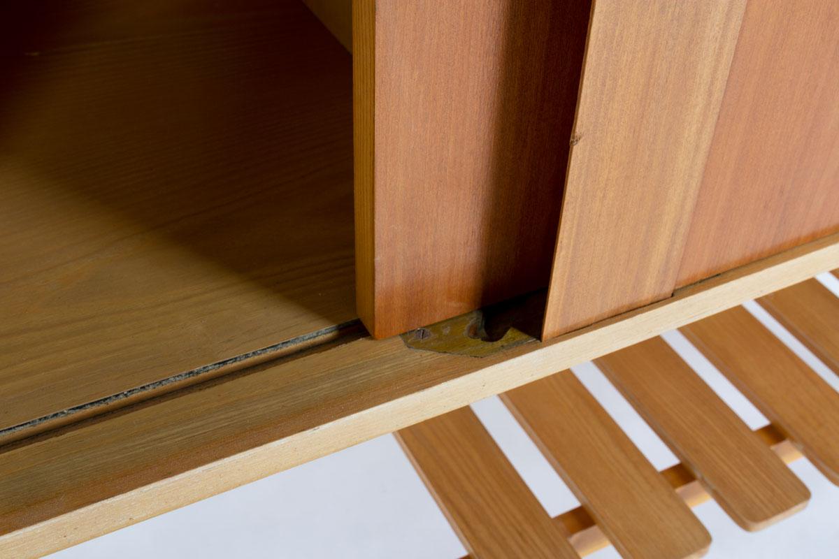 Eschenholzanrichte aus der Jahrhundertmitte von René-Jean Caillette für Charron, Frankreich, 1950er Jahre im Angebot 4