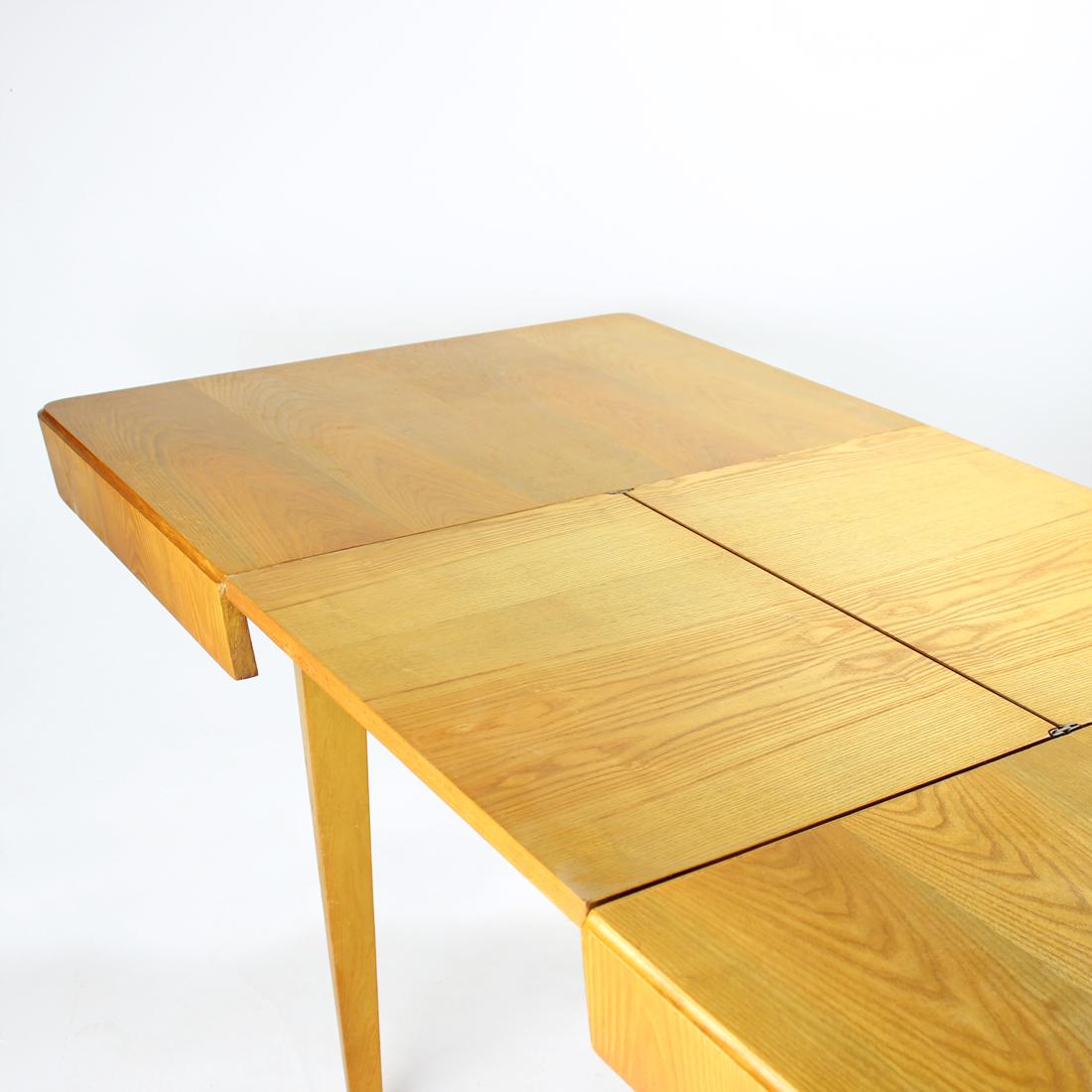 Mid Century Ash Wood Extendable Dining Table, Mier Czechoslovakia 1960s For Sale 10