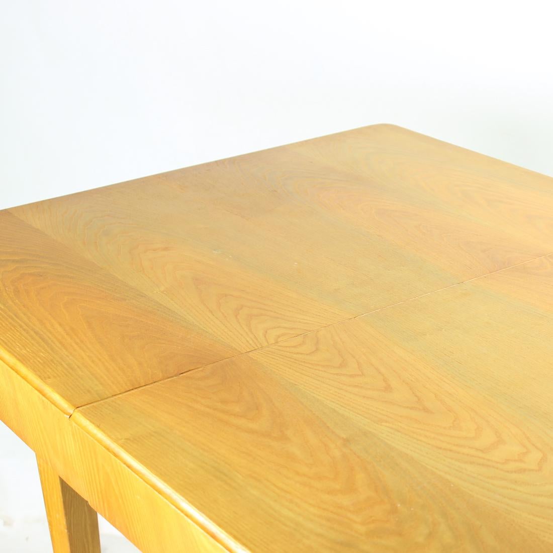 Mid Century Ash Wood Extendable Dining Table, Mier Czechoslovakia 1960s For Sale 4