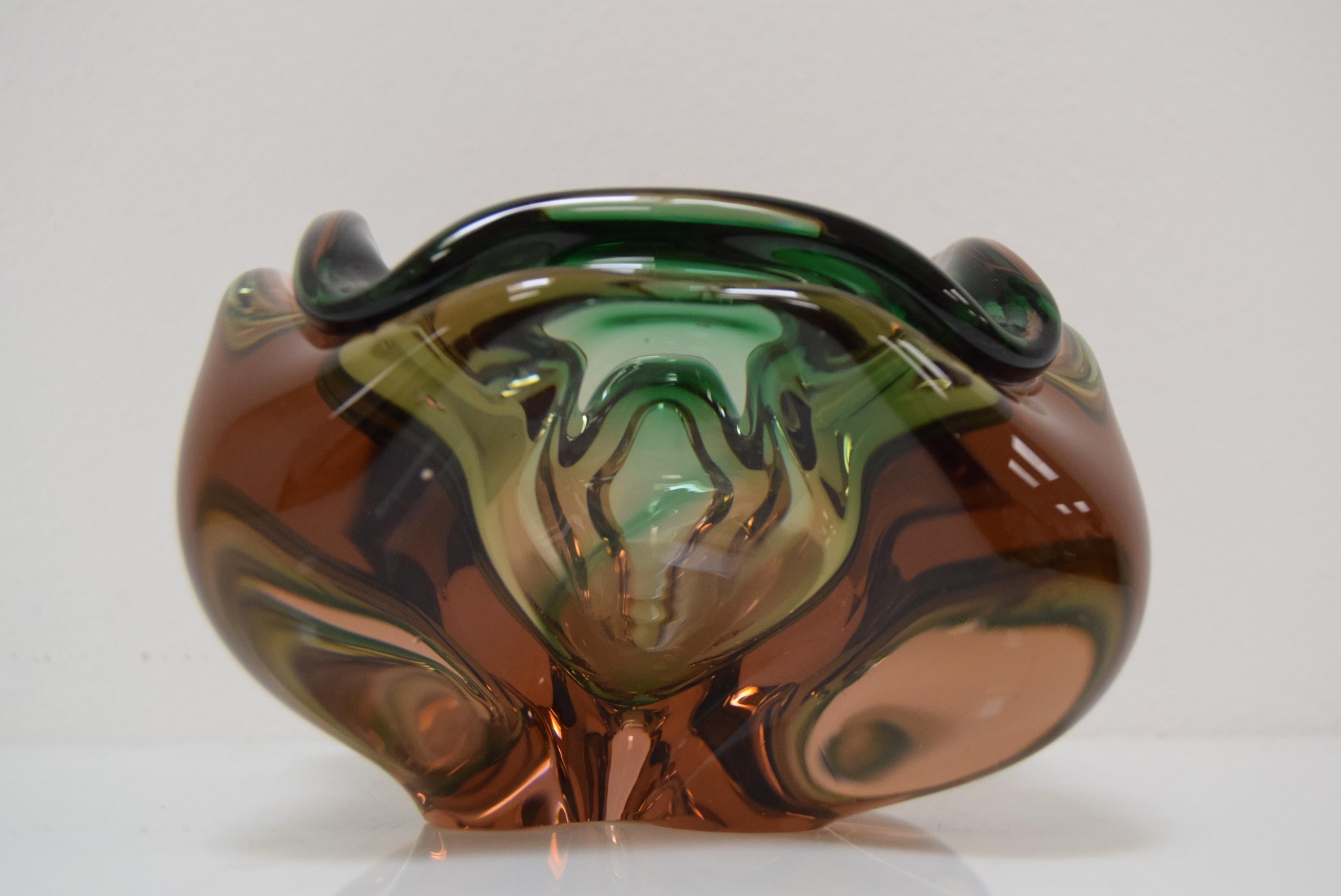 Czech Midcentury Ashtray from Metallurgical Glass, by Glasswork Novy Bor, 1960s For Sale