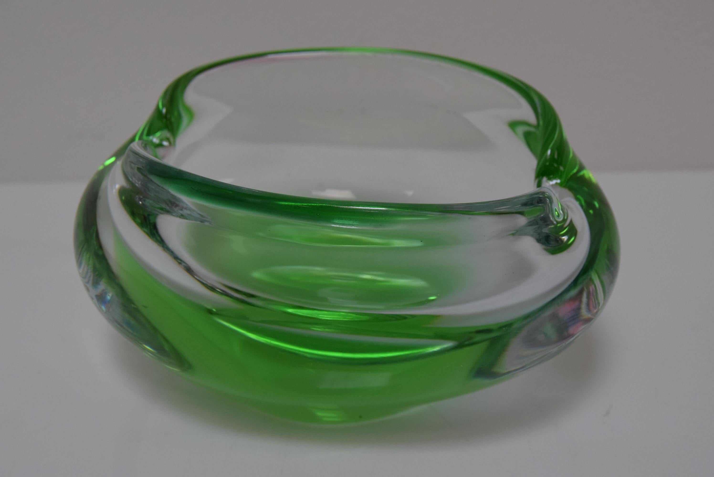 Midcentury Ashtray from Metallurgical Glass, by Glasswork Novy Bor, 1960s For Sale 1