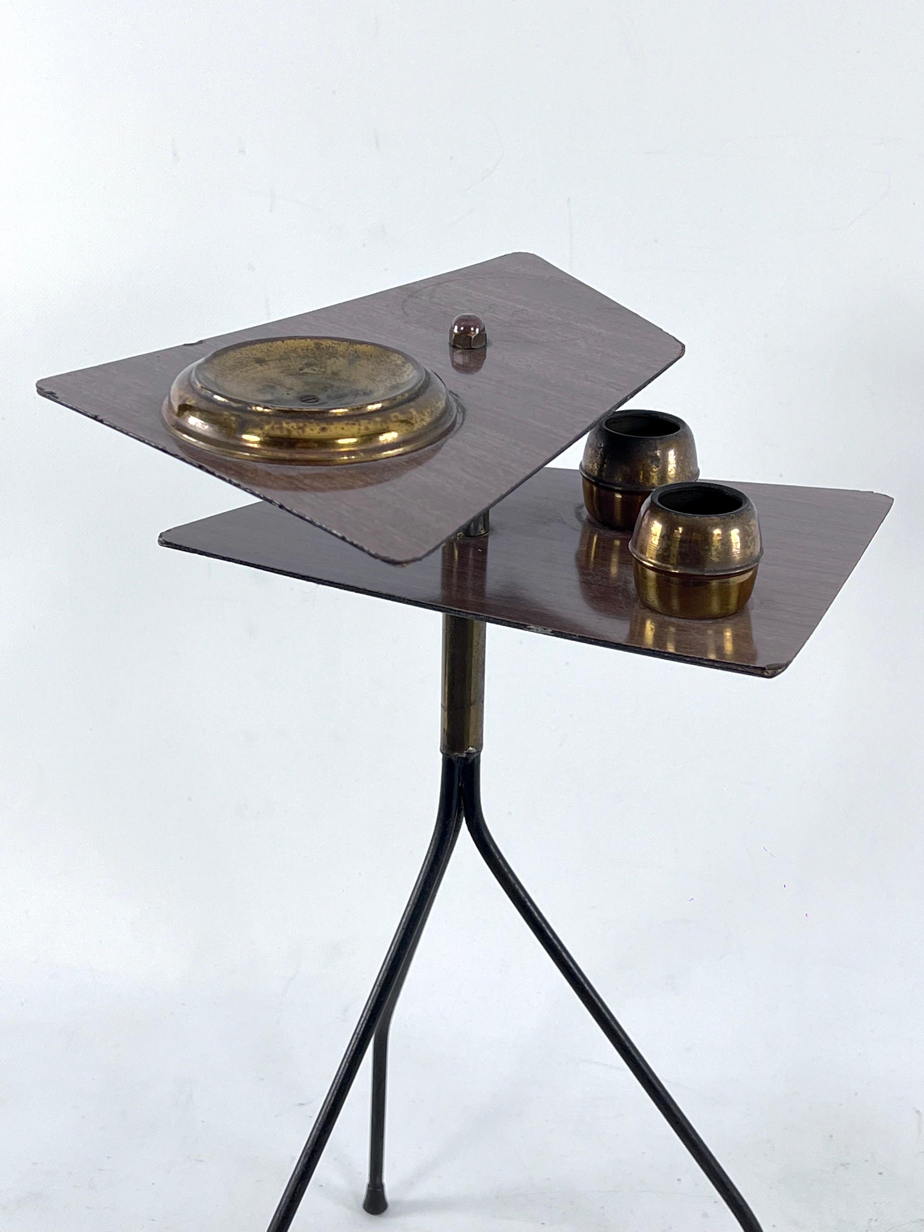 Midcentury Ashtray Tripod in Brass and Formica, Italy, 1950s For Sale 3