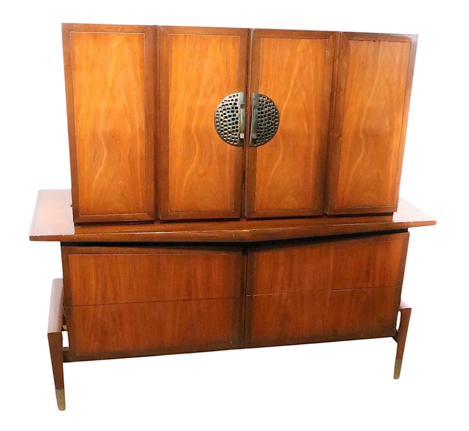 Cassapanca di Helen Hobey Baker del Mid Century Asia Modern In condizioni buone in vendita a New York, NY