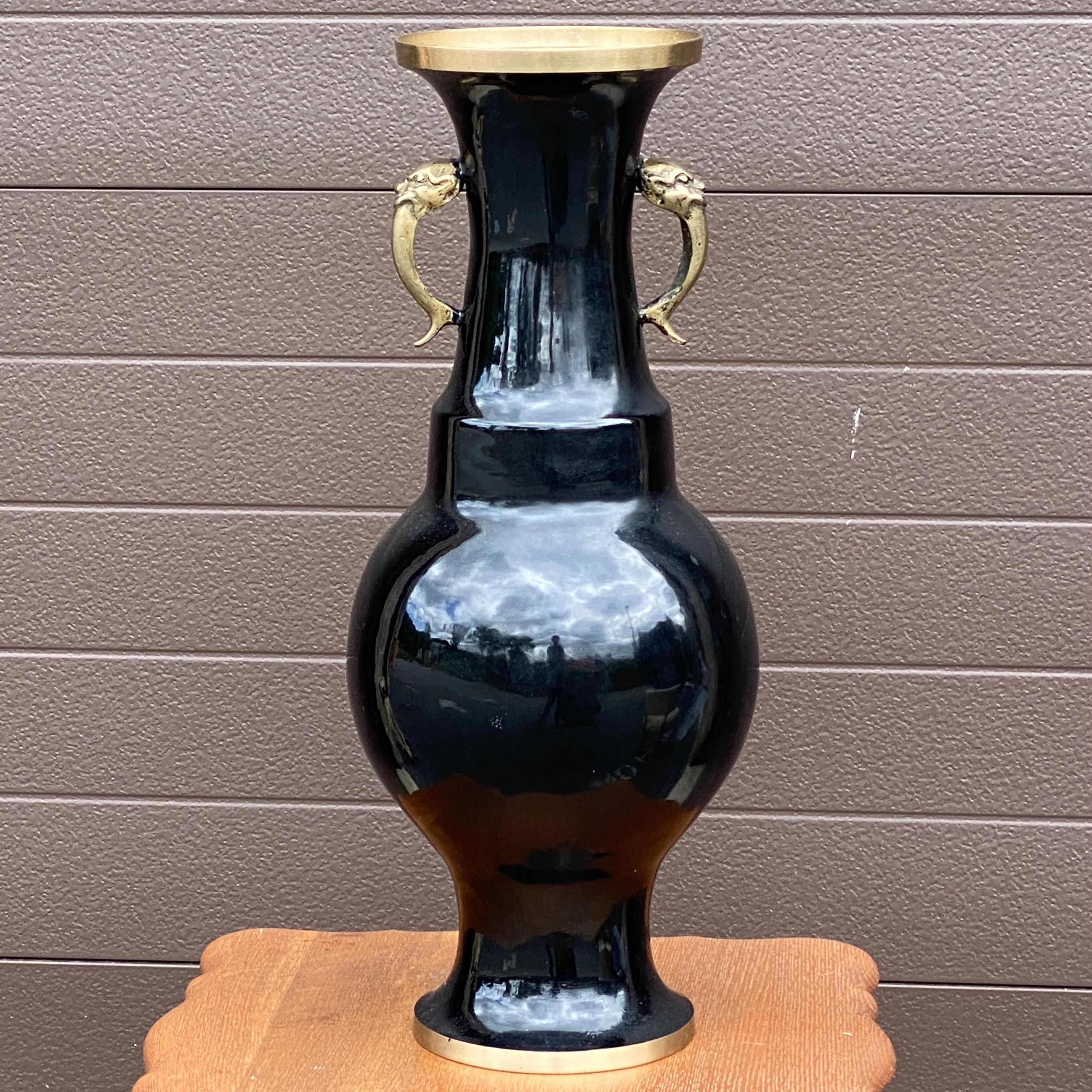 Mid-Century Asian Cloisonné Mother of Pearl Peacock Vase In Good Condition For Sale In West Chester, PA