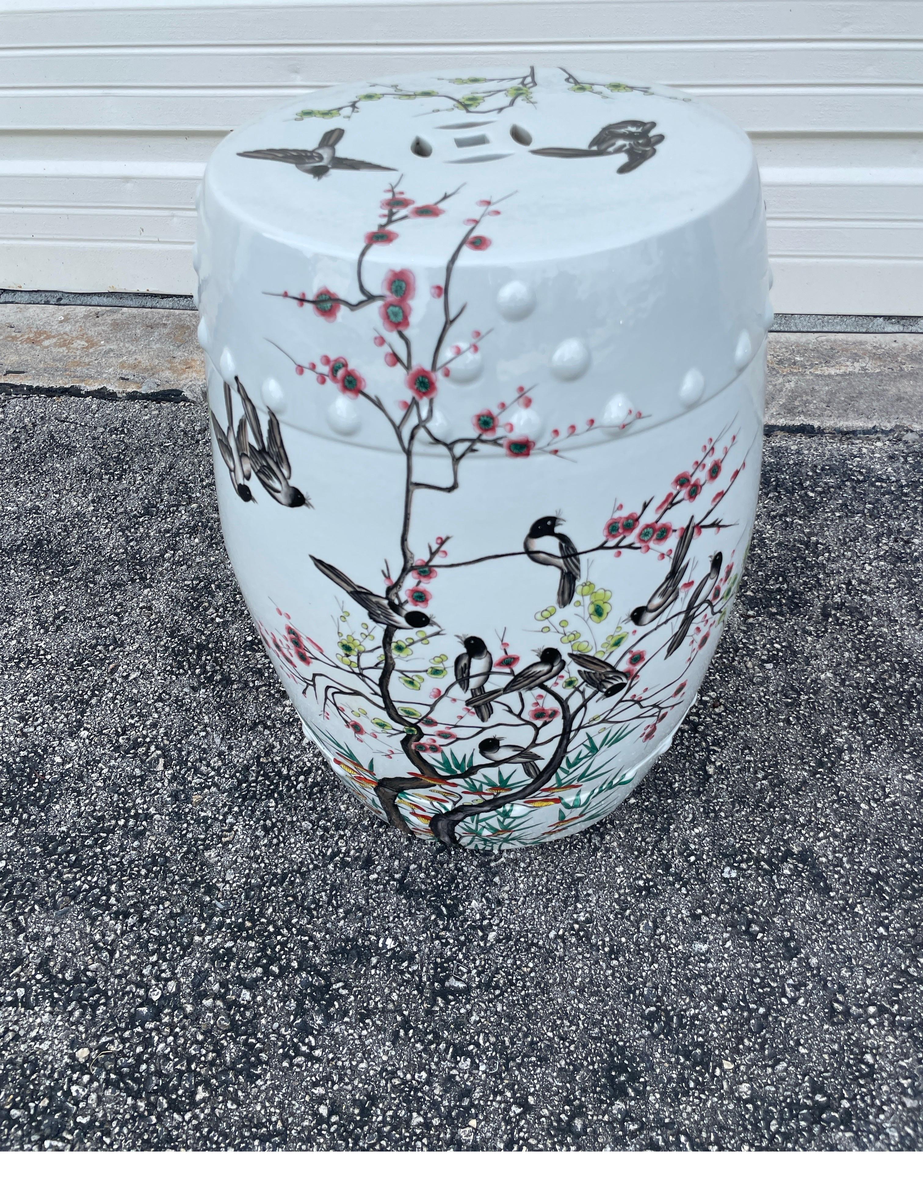 Porcelaine Siège de jardin asiatique du milieu du siècle en vente