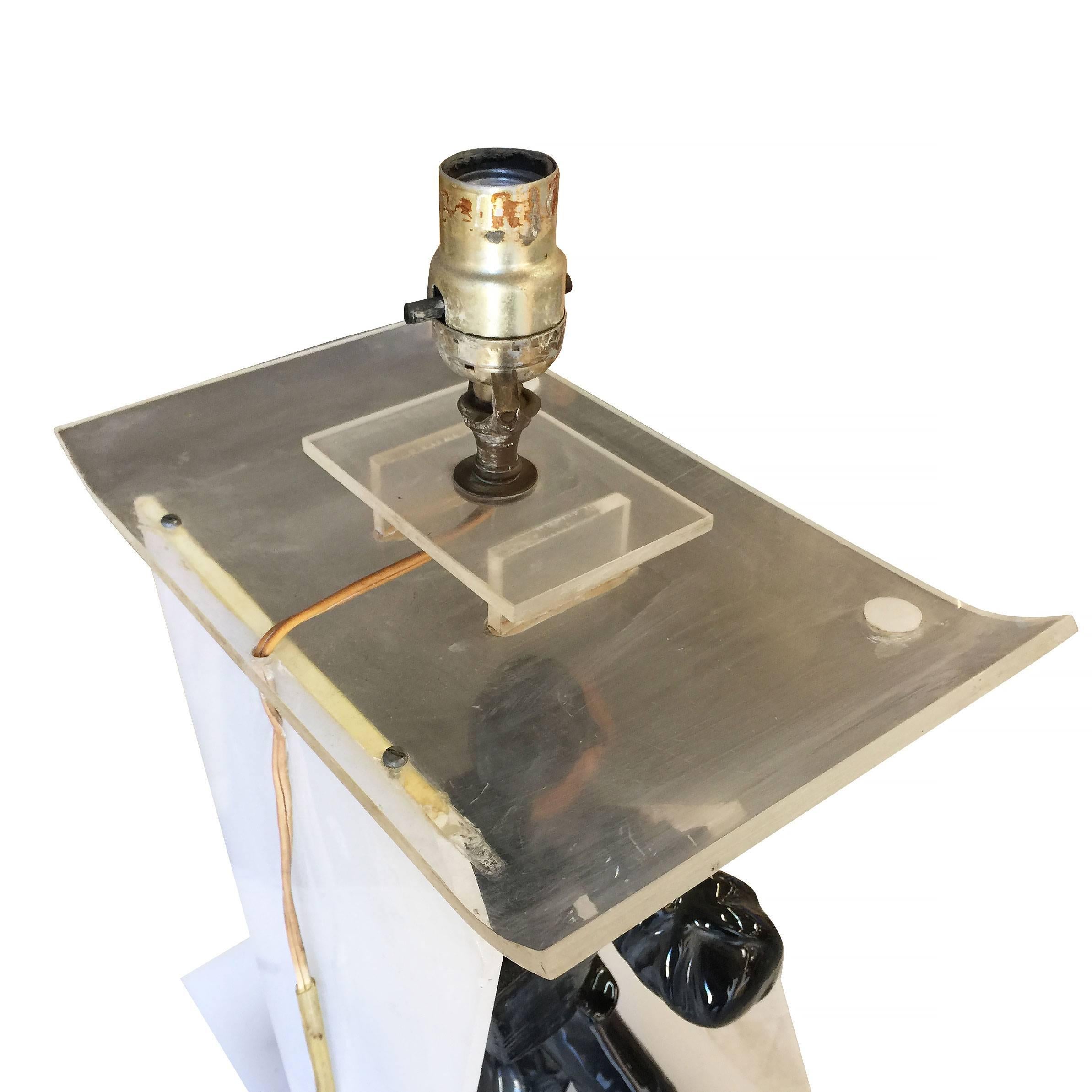 Ceramica Lampada scultorea in lucite di ispirazione asiatica del Medioevo di Moss in vendita