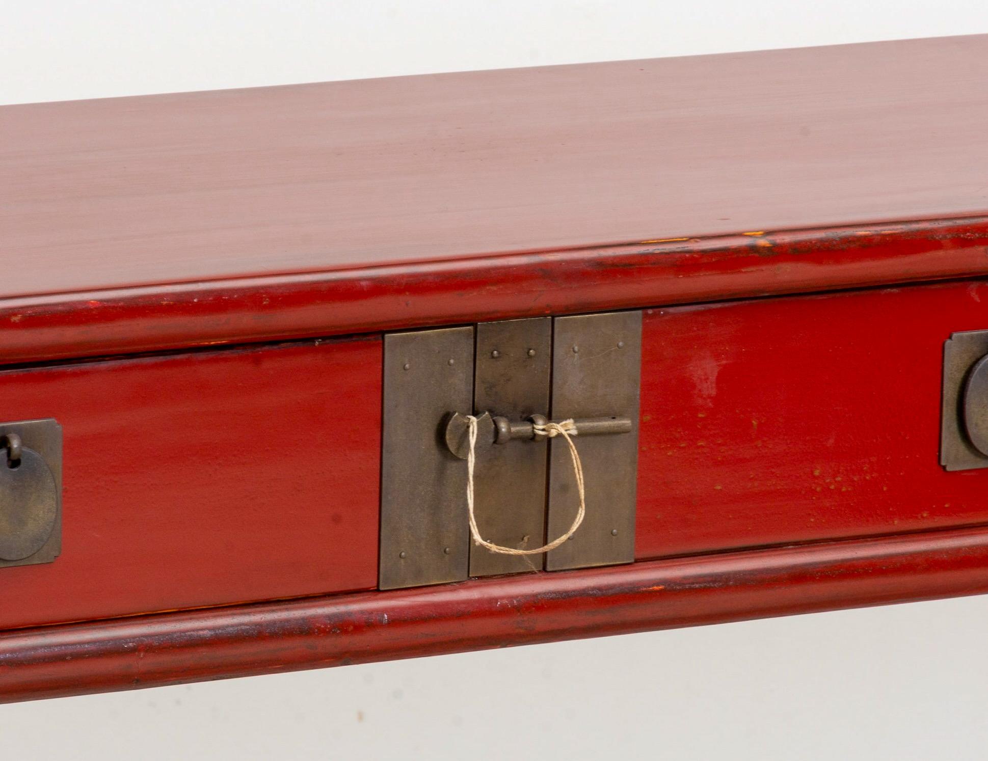 Chinois Mid-Century Asian Modern Chinese Export Red Lacquer Alter Style Console Table en vente