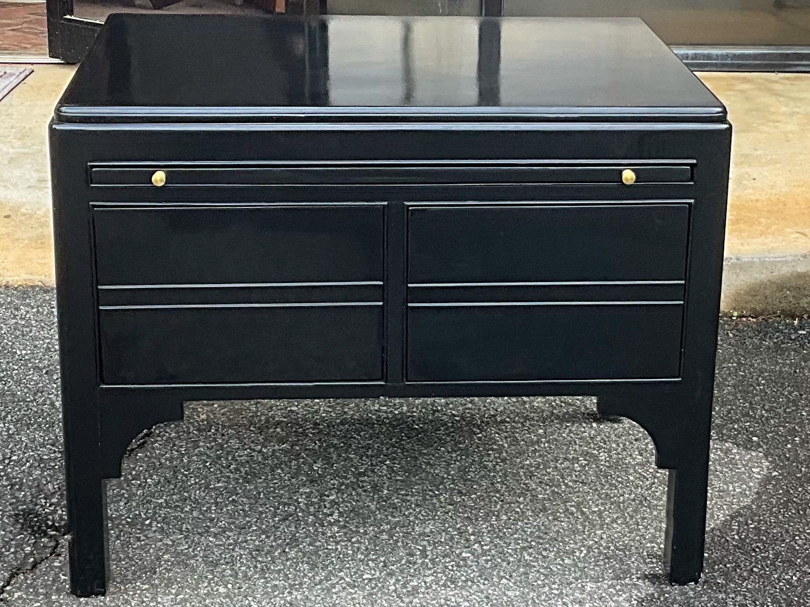 Mid-Century Asian Modern Low Profile Black Lacquer Side Tables / Chests -Pair In Good Condition For Sale In Kennesaw, GA
