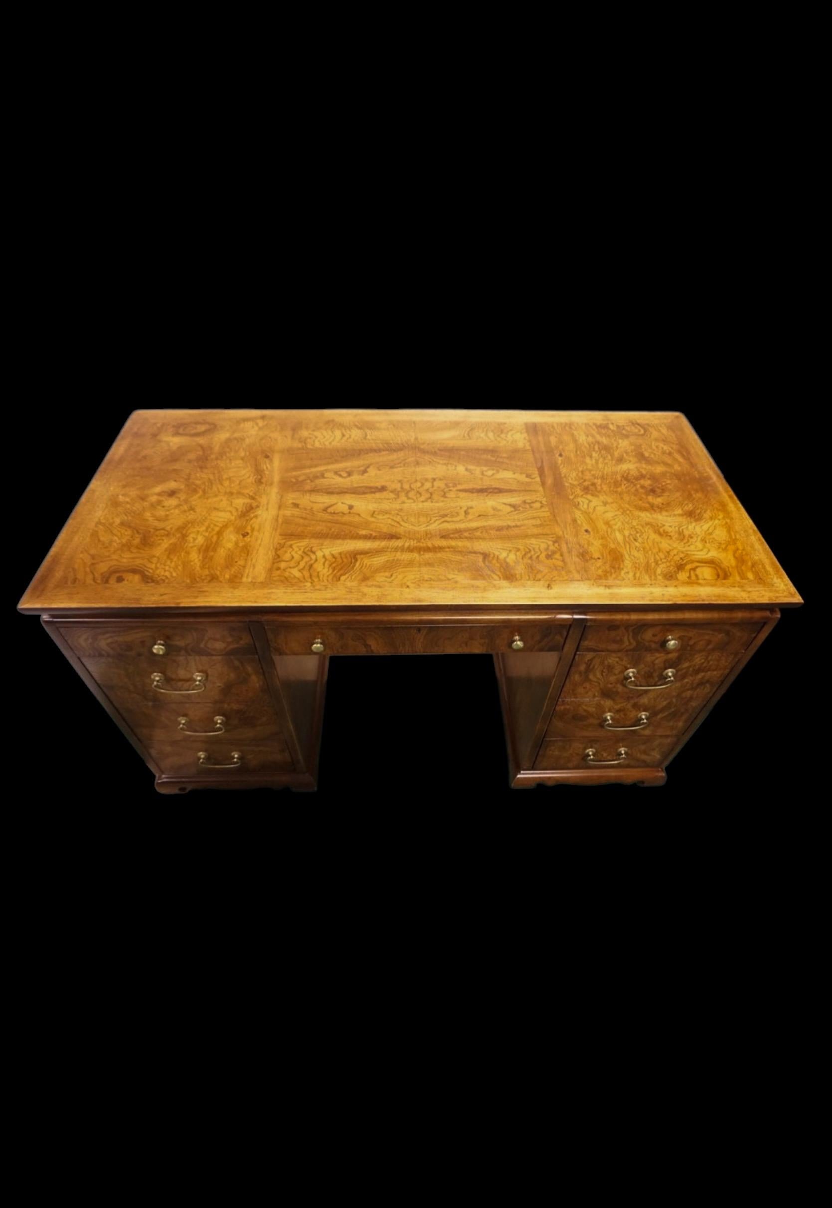 Américain Modernité Asian Modern Style Ming Ming Wood Woods  Bureau de direction par Lane en vente