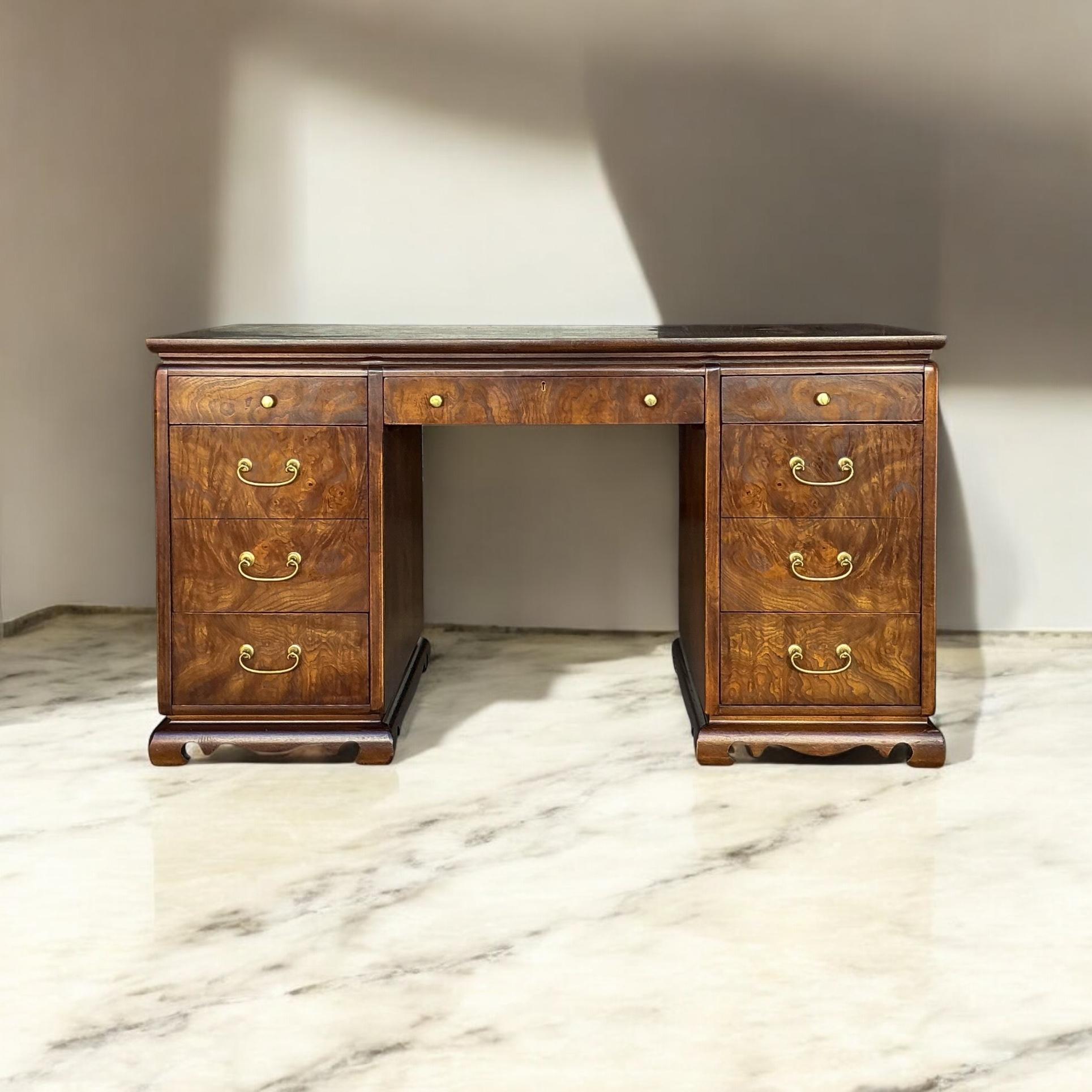 20ième siècle Modernité Asian Modern Style Ming Ming Wood Woods  Bureau de direction par Lane en vente