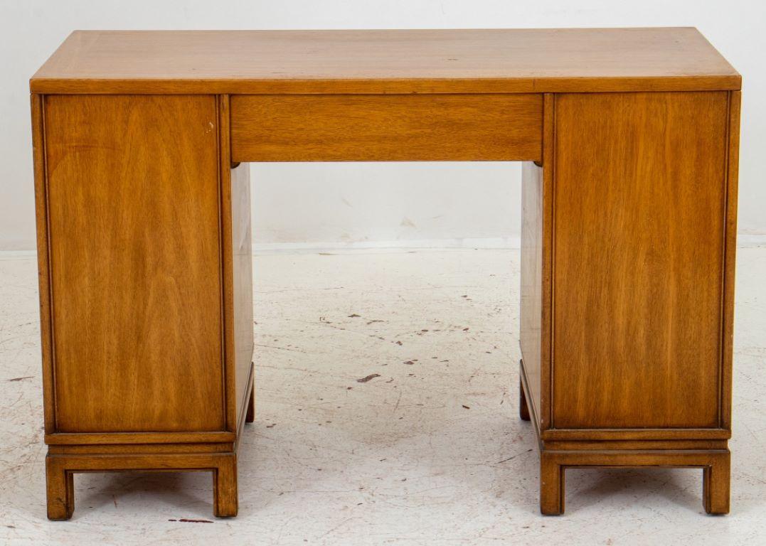 Mid-Century Asian Modern Walnut Kneehole Desk, 60s For Sale 6
