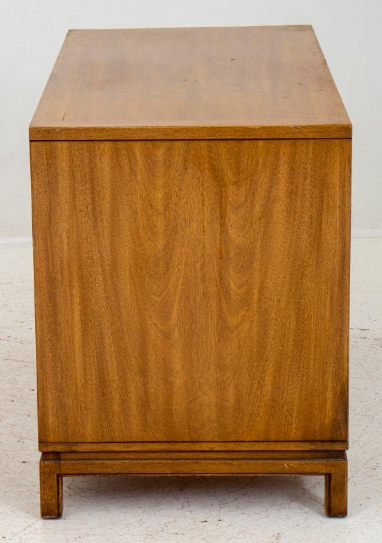 Mid-Century Asian Modern Walnut Kneehole Desk, 60s For Sale 4