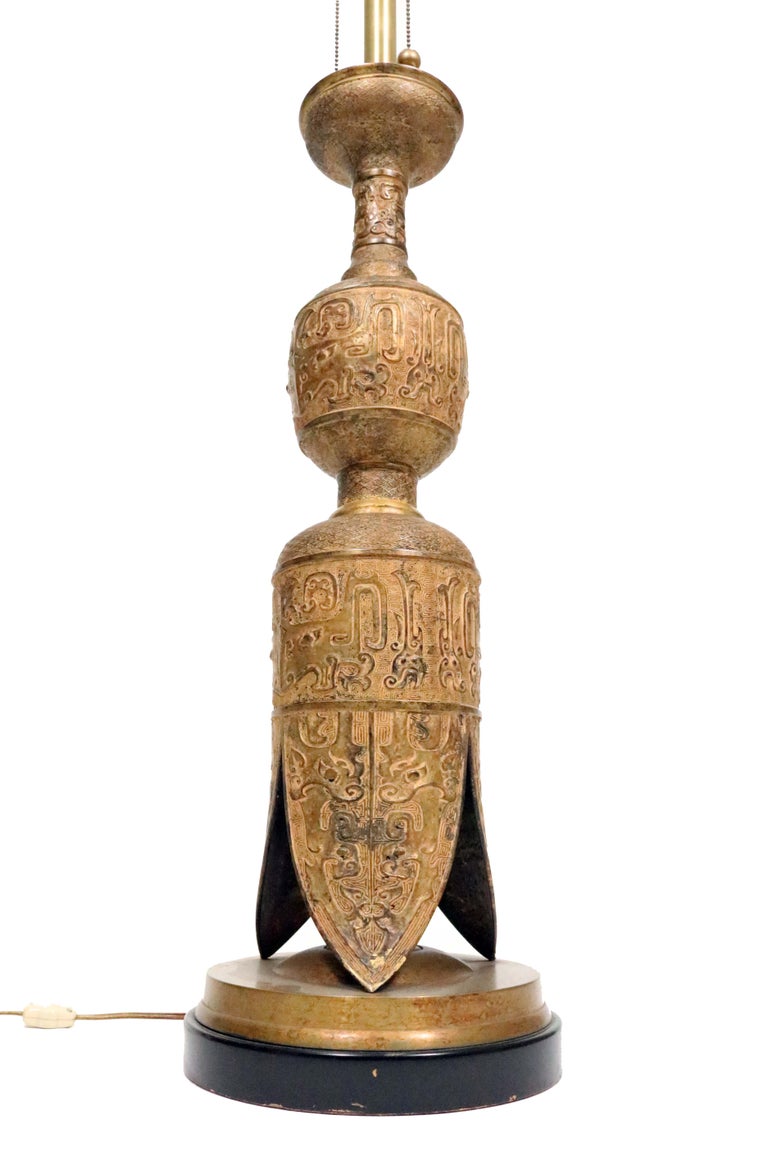 Midcentury Asian Motif Antiqued Brass Table Lamp by Marbro In Good Condition For Sale In Denver, CO