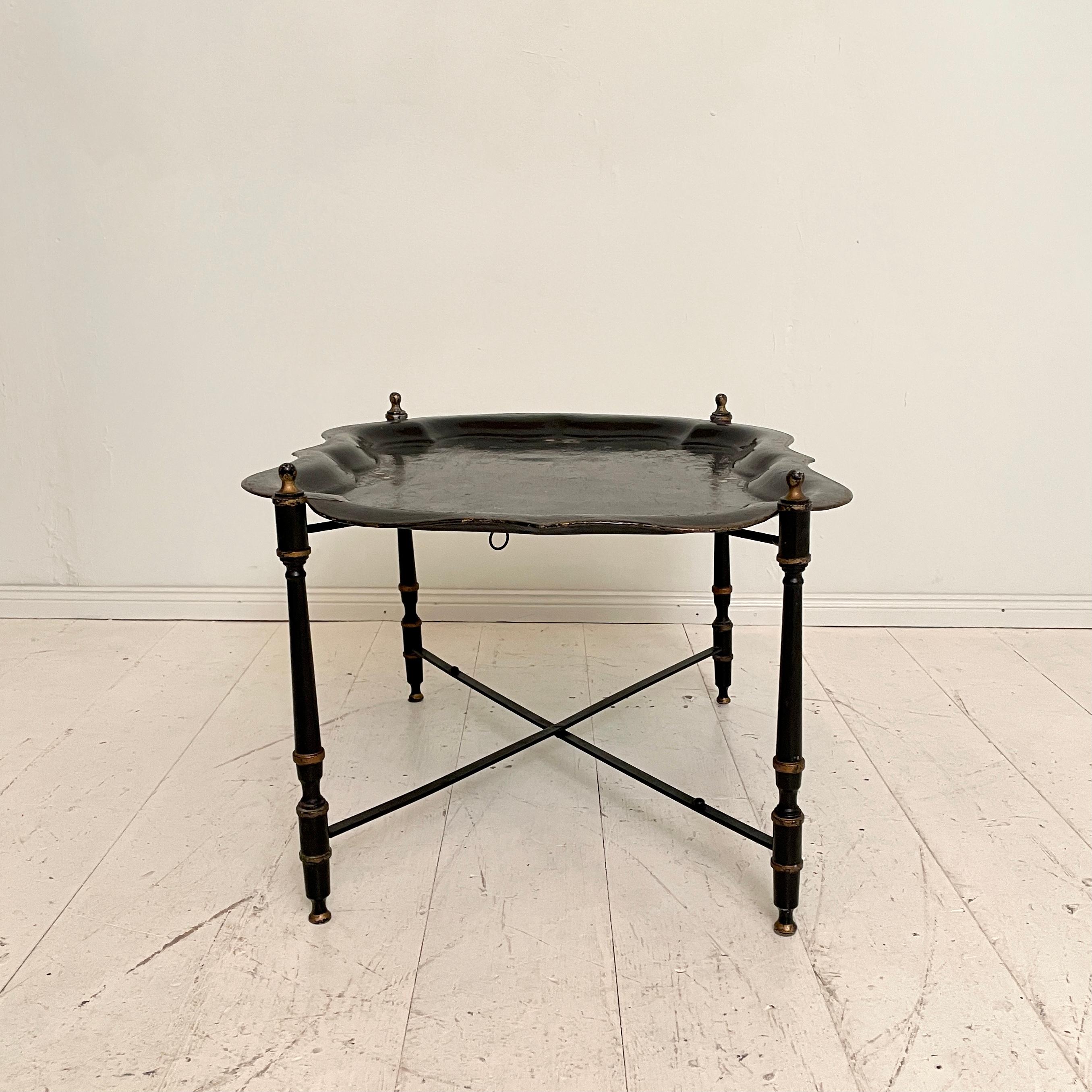 Mid Century Asian Style Black Metal Tray Table or Serving Table, Around 1960 In Good Condition In Berlin, DE